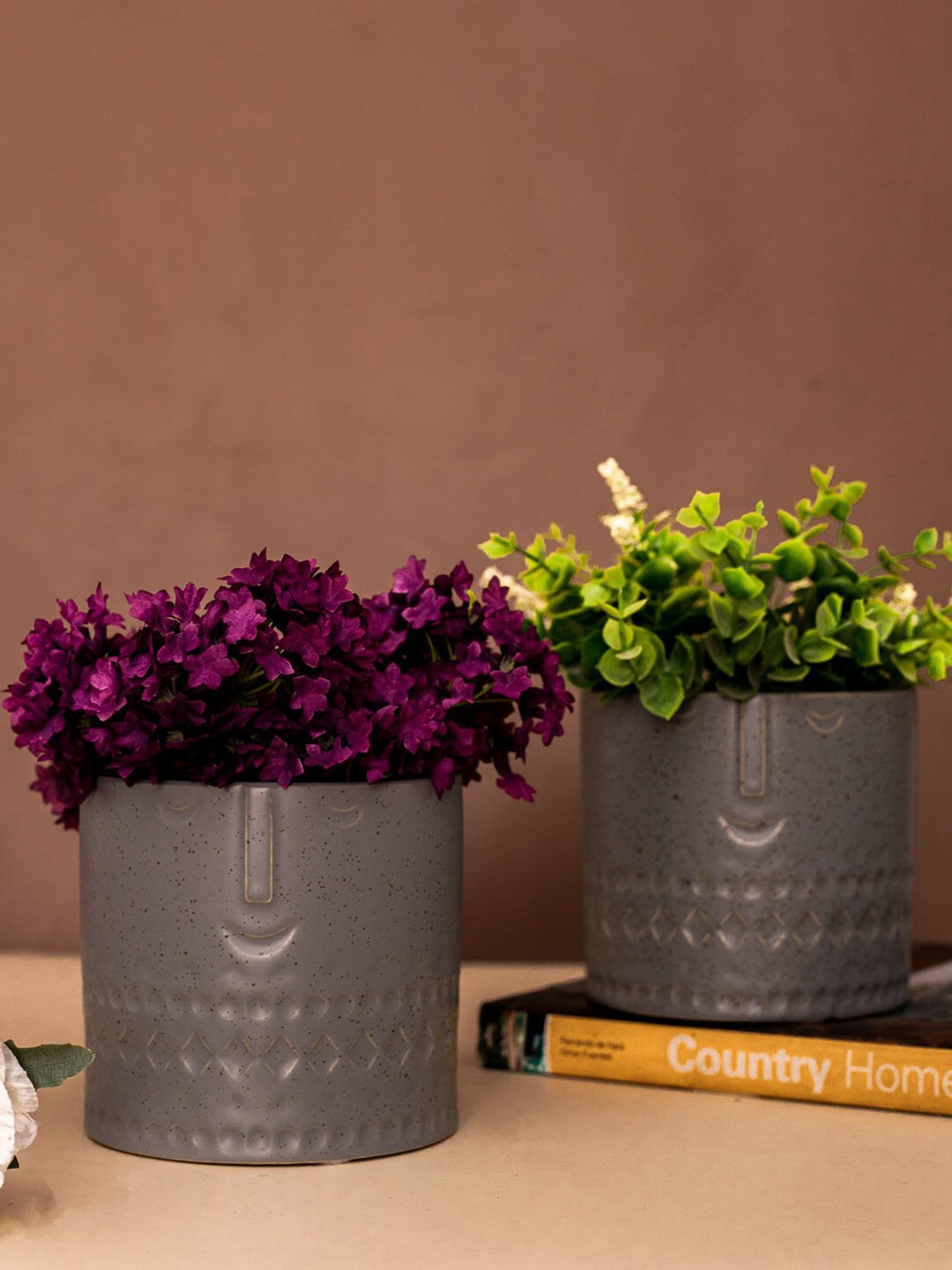 

THEDECORKART Grey 2 Pieces Faceted Ceramic Mini Planters