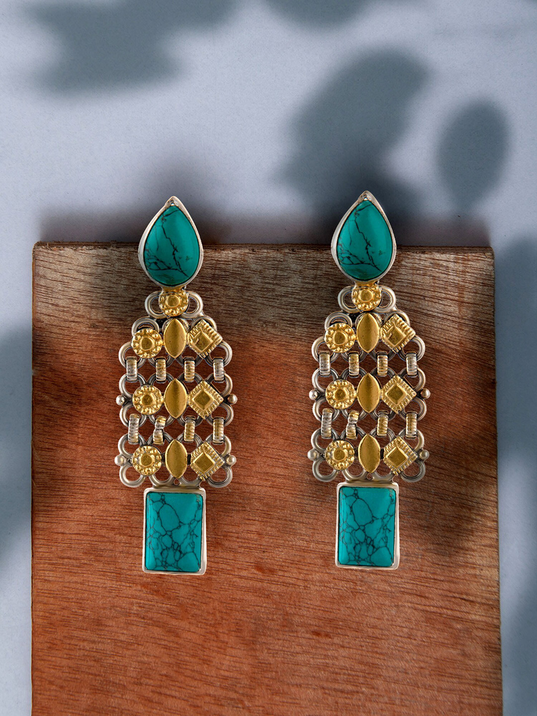 

Neeta Boochra Gold-Plated Contemporary Drop Earrings