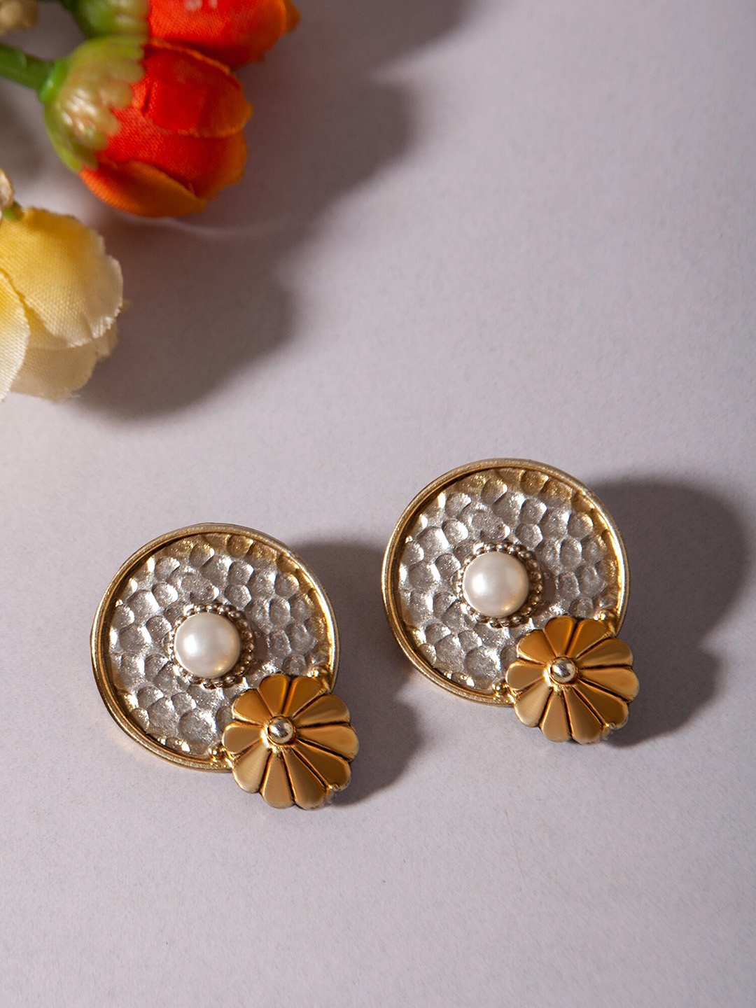 

Neeta Boochra Gold-Plated Contemporary Studs Earrings
