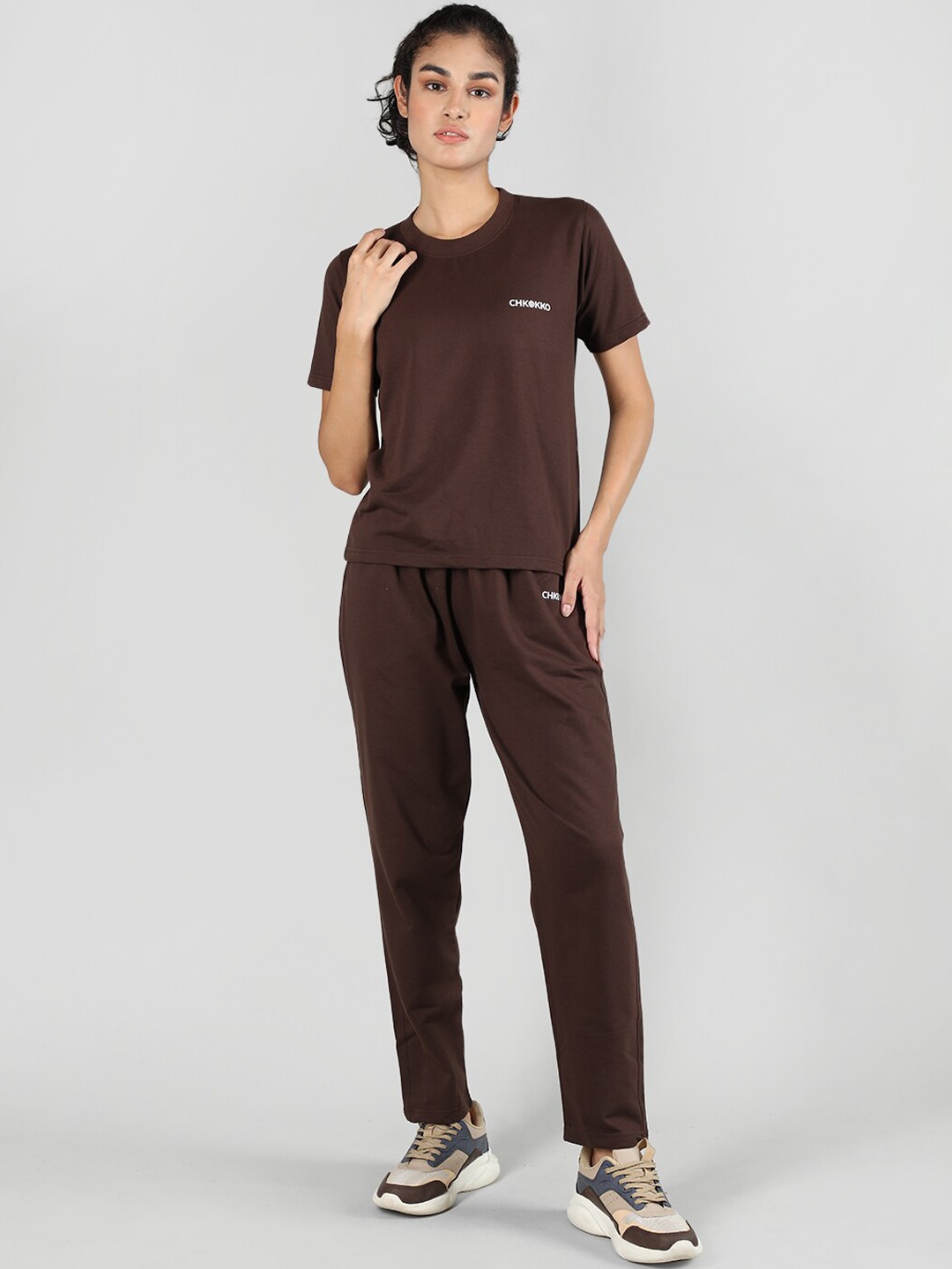 

CHKOKKO Round Neck Mid-Rise Tracksuit, Brown