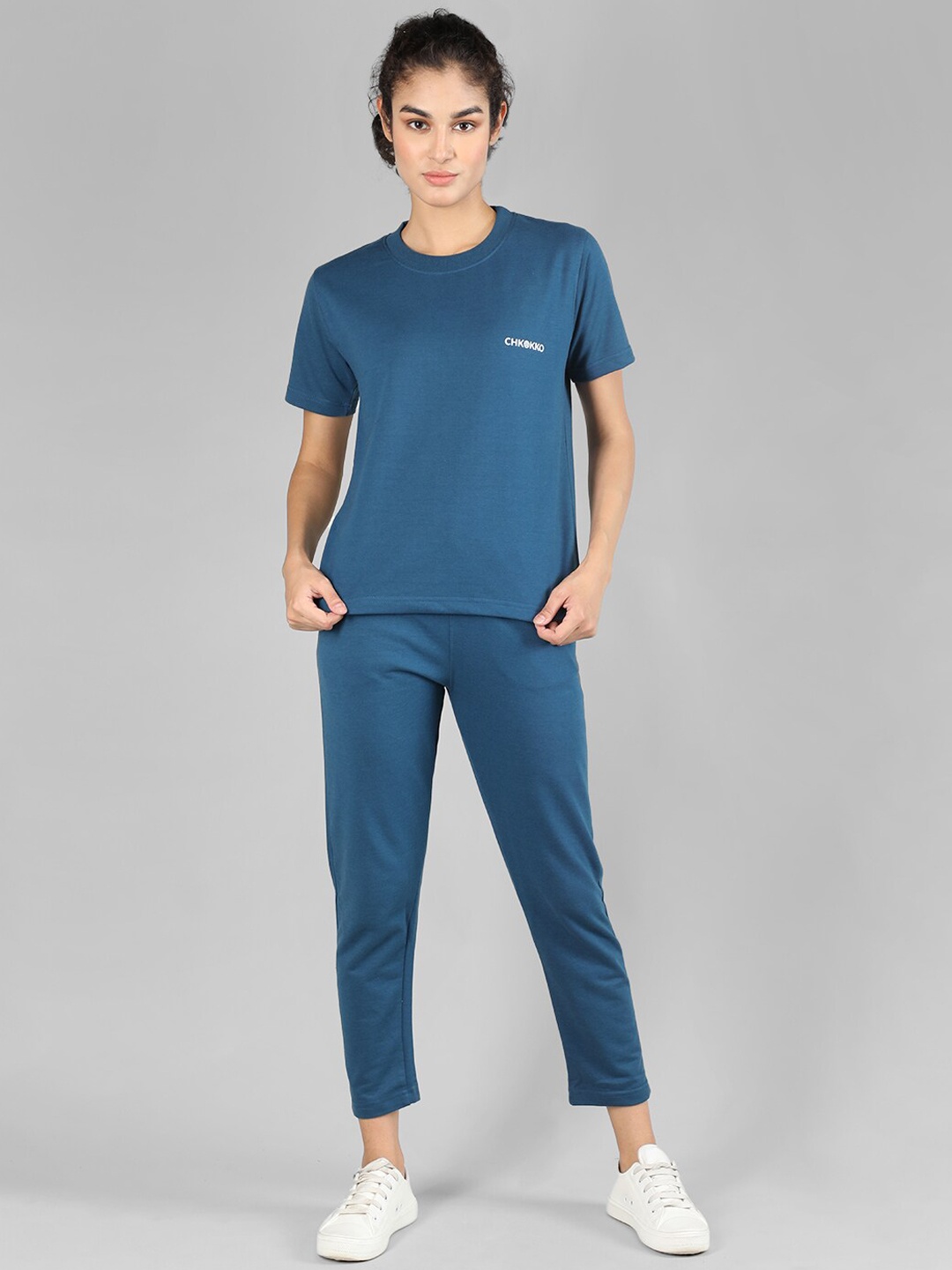 

CHKOKKO Brand Logo Printed Cotton T-Shirt With Trackpants Co-Ords, Blue