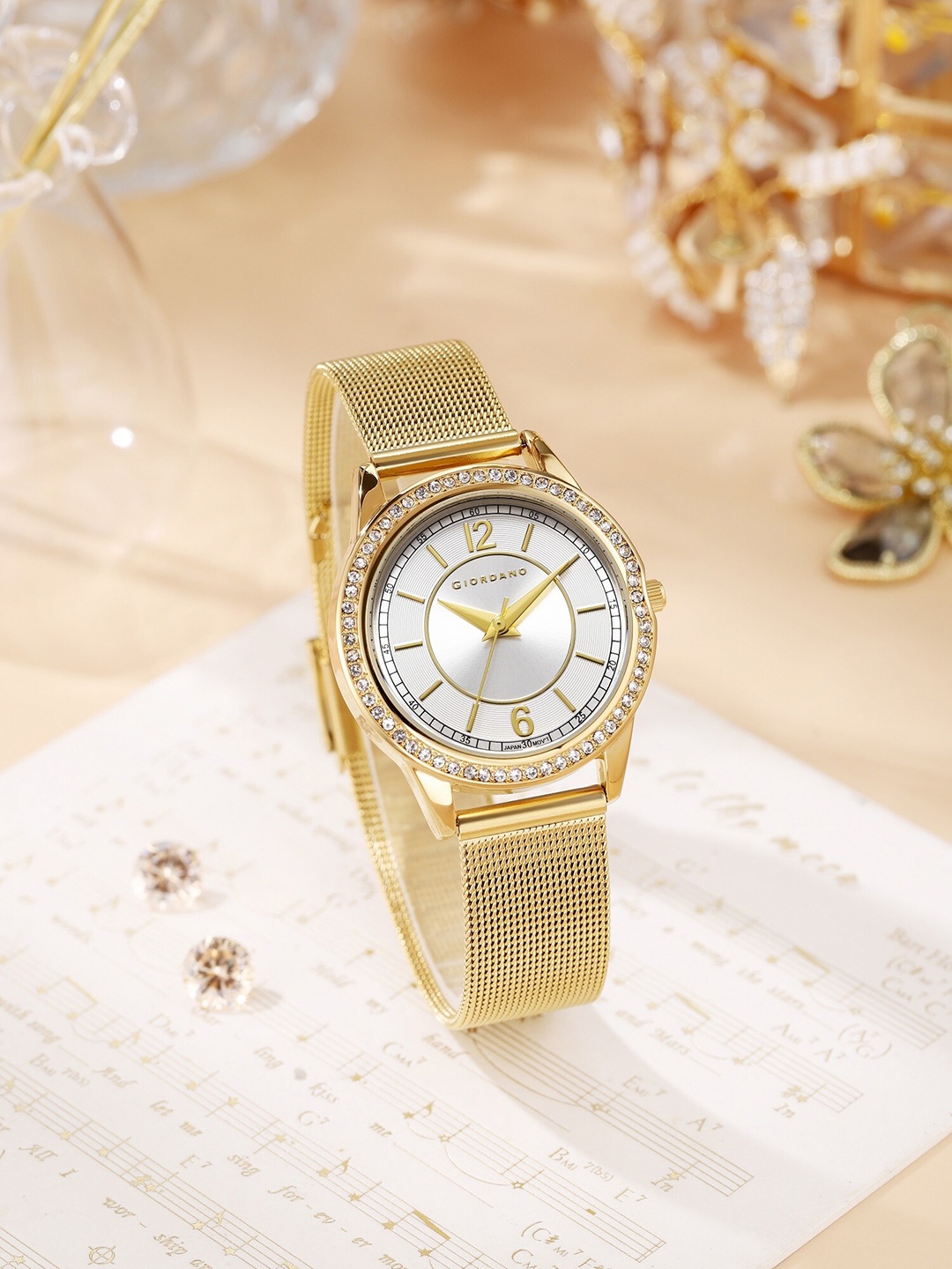 

GIORDANO Embellished Dial & Bracelet Style Straps Analogue Watch GZ-60054-11, Gold