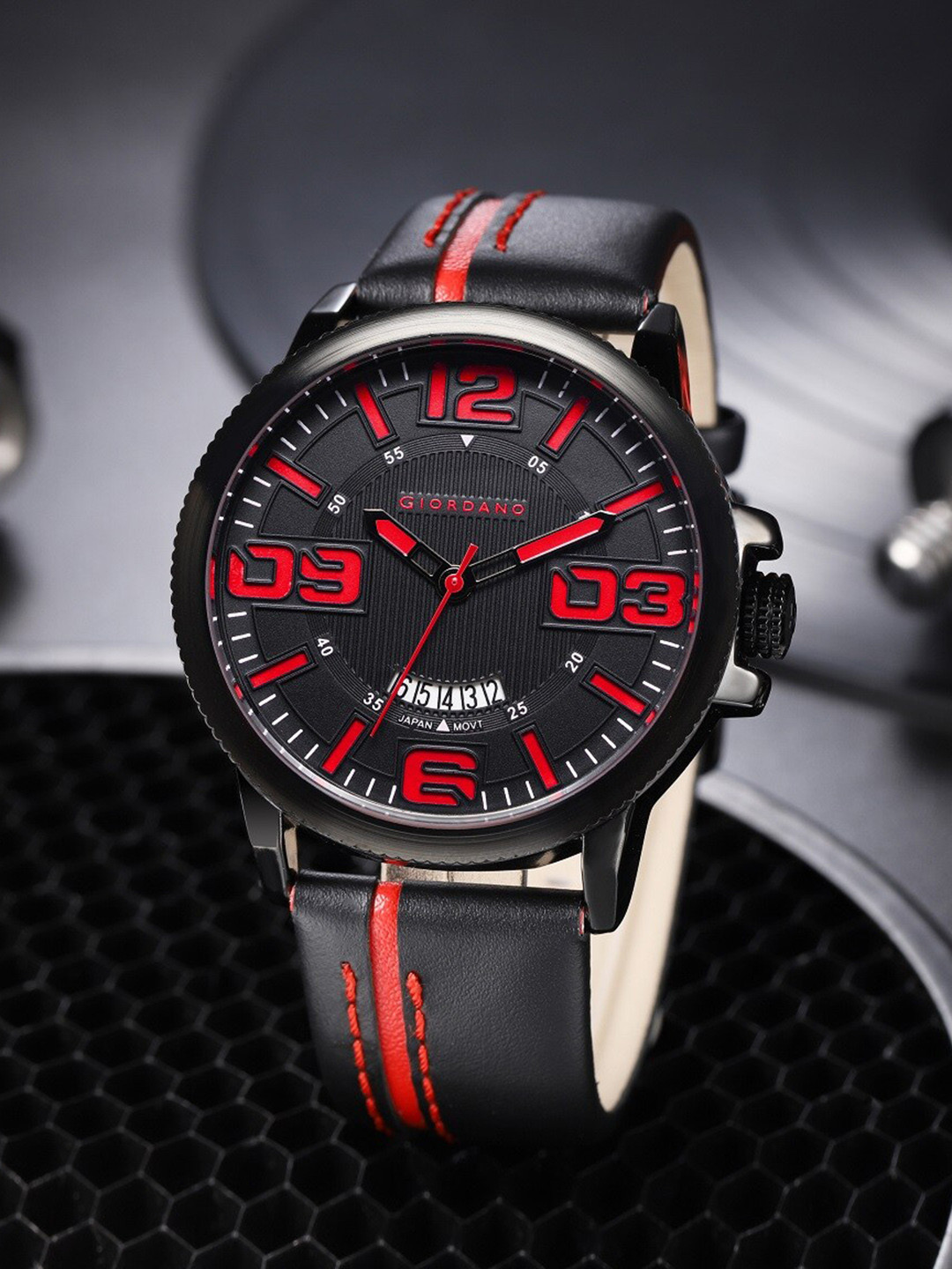 

GIORDANO Men Dial & Leather Straps Analogue Water Resistant Watch GZ-50053-02, Black