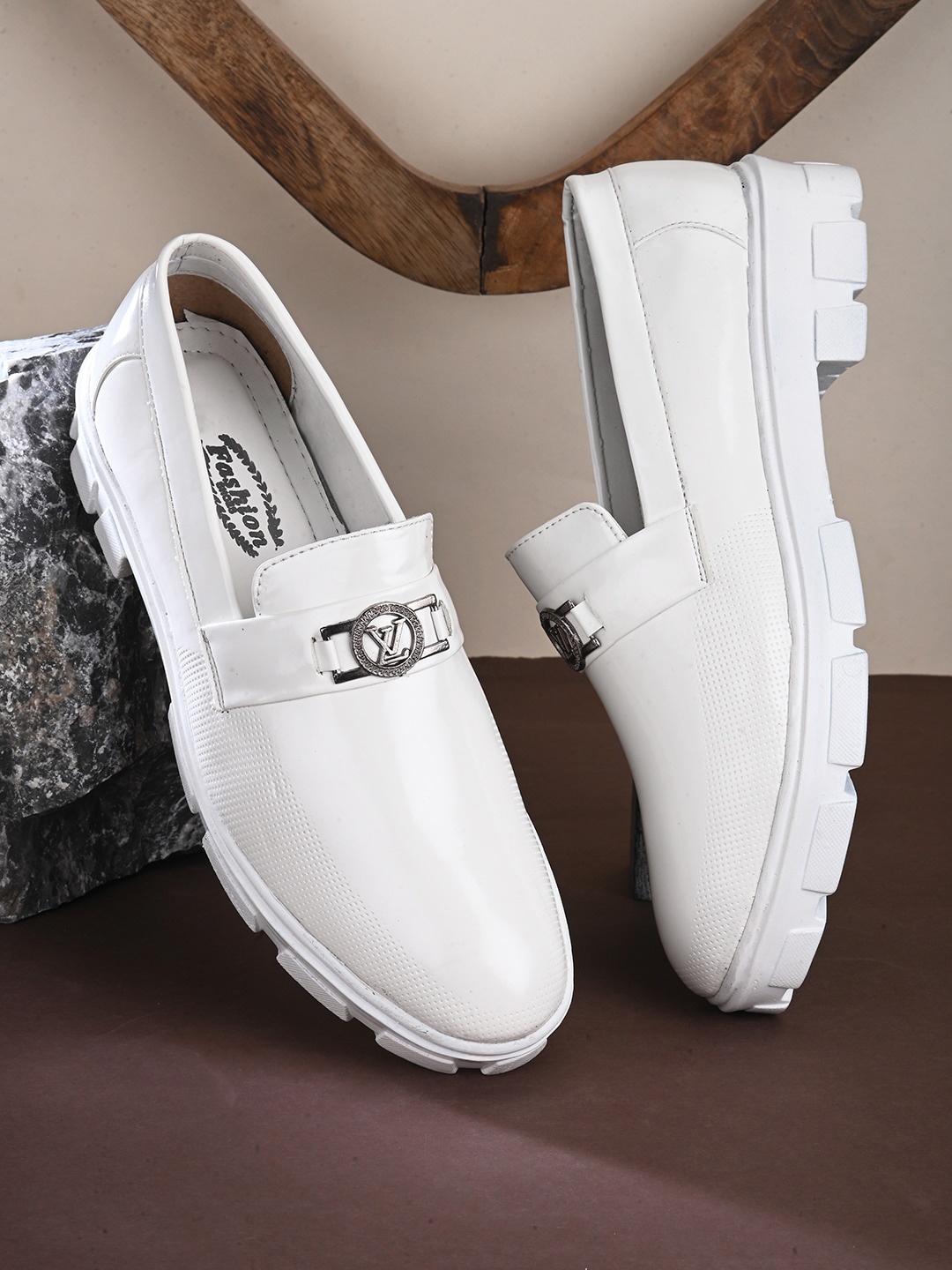 

BOOTCO Men Buckled Slip-On Formal Loafers, White