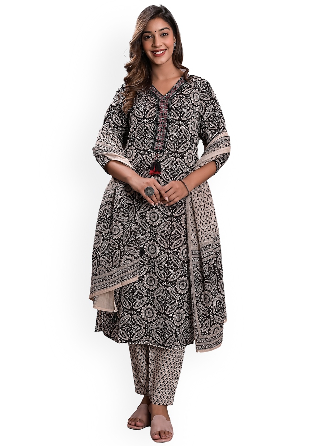 

KASHEEDA Ethnic Motifs Straight Thread Work Pure Cotton Kurta & Trousers With Dupatta, Black