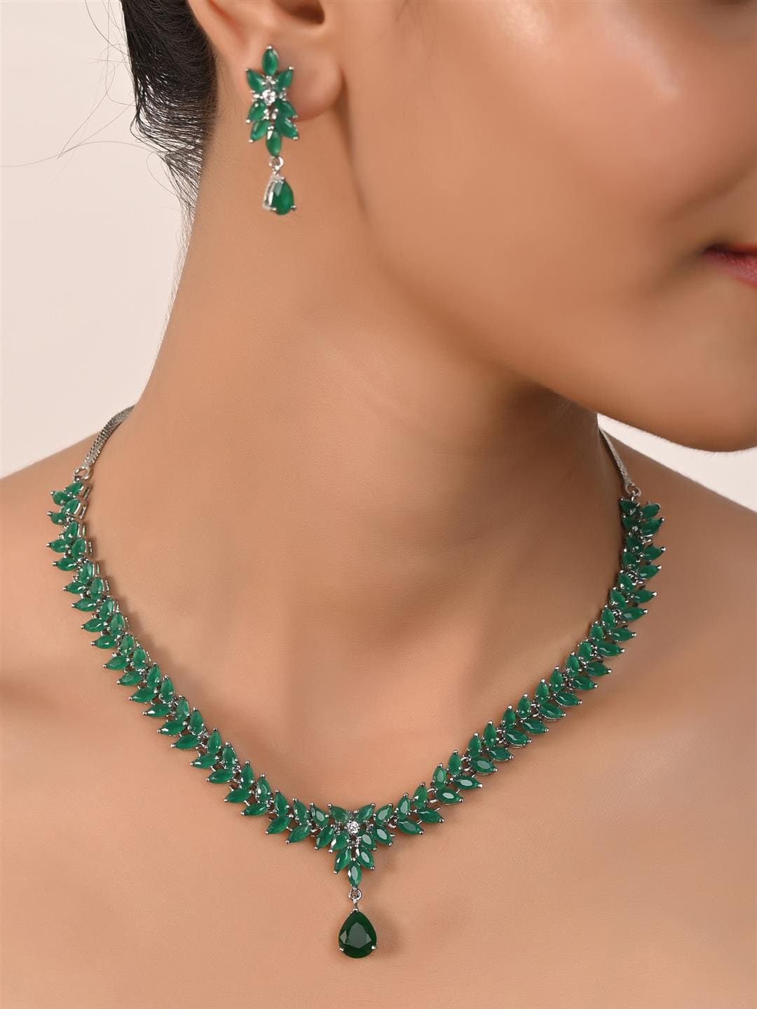 

RATNAVALI JEWELS Silver-Plated AD-Studded & Beaded Jewellery Set