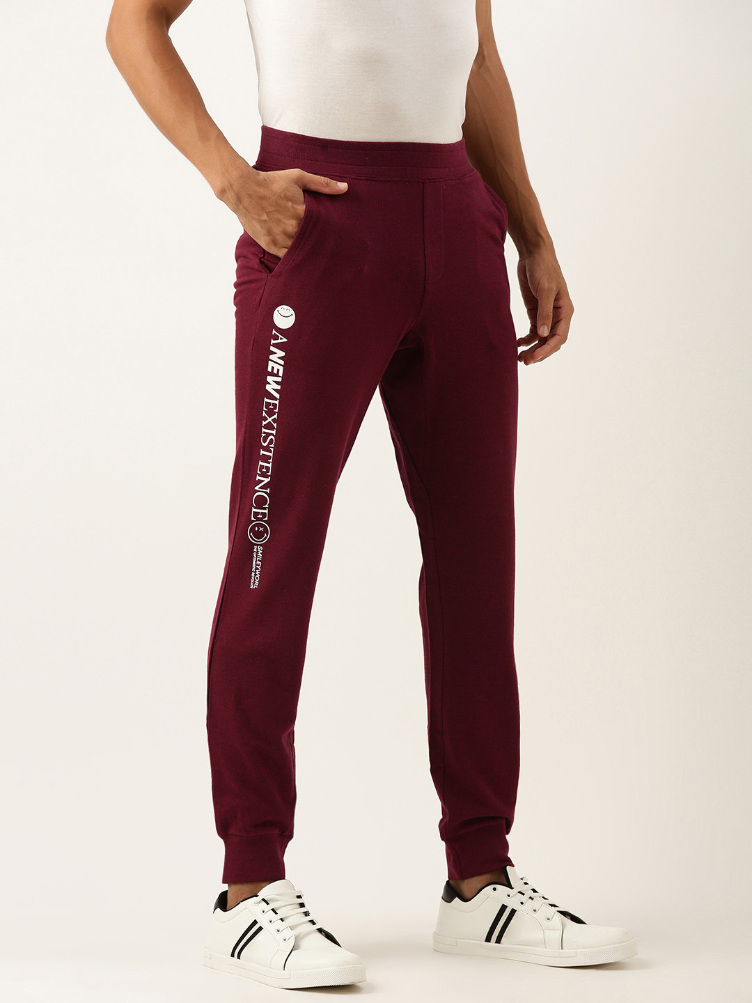 

Smiley Men Typography Printed Terry Joggers, Maroon
