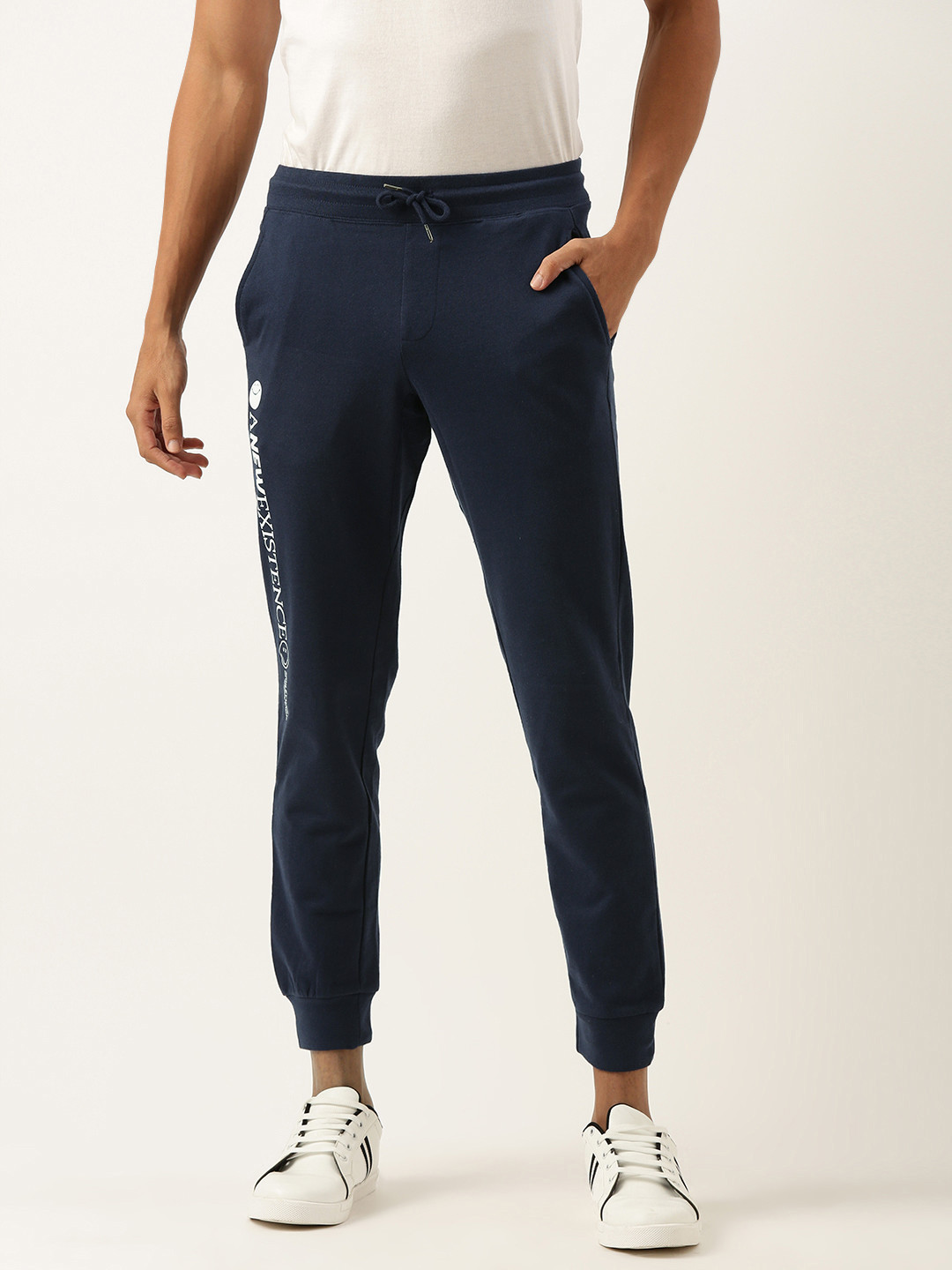 

Smiley Men Typography Printed Terry Joggers, Navy blue