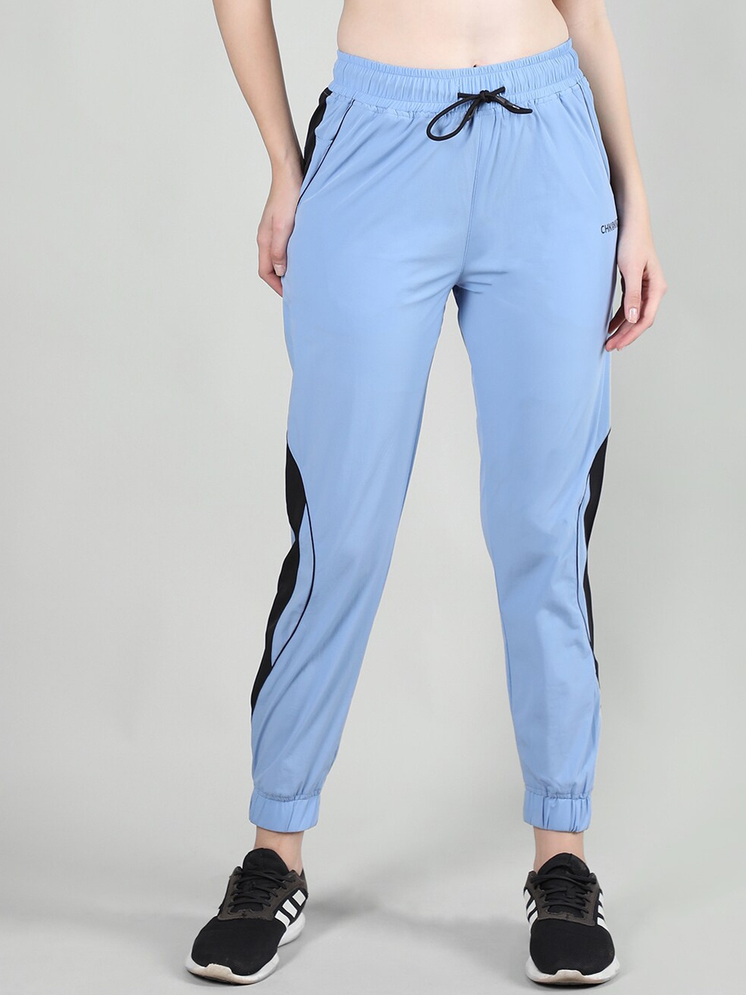

CHKOKKO Women Colourblocked Regular-Fit Mid-Rise Joggers, Blue