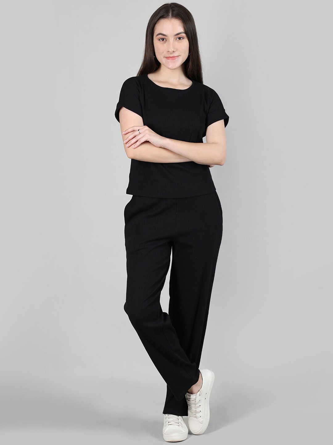 

CHKOKKO Round Neck Mid-Rise Tracksuit, Black