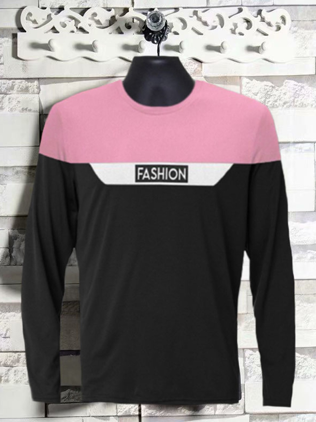 

Try This Colourblocked Round Neck Cotton T-shirt, Black