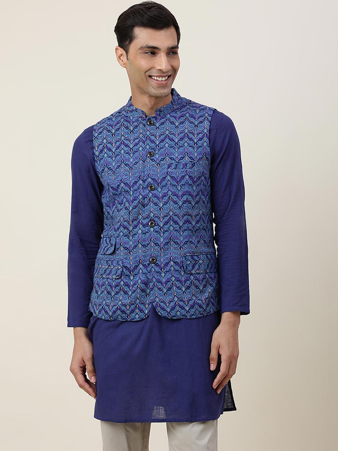 

Fabindia Mandarin Collar Cotton Kurta With Nehru Jacket, Navy blue