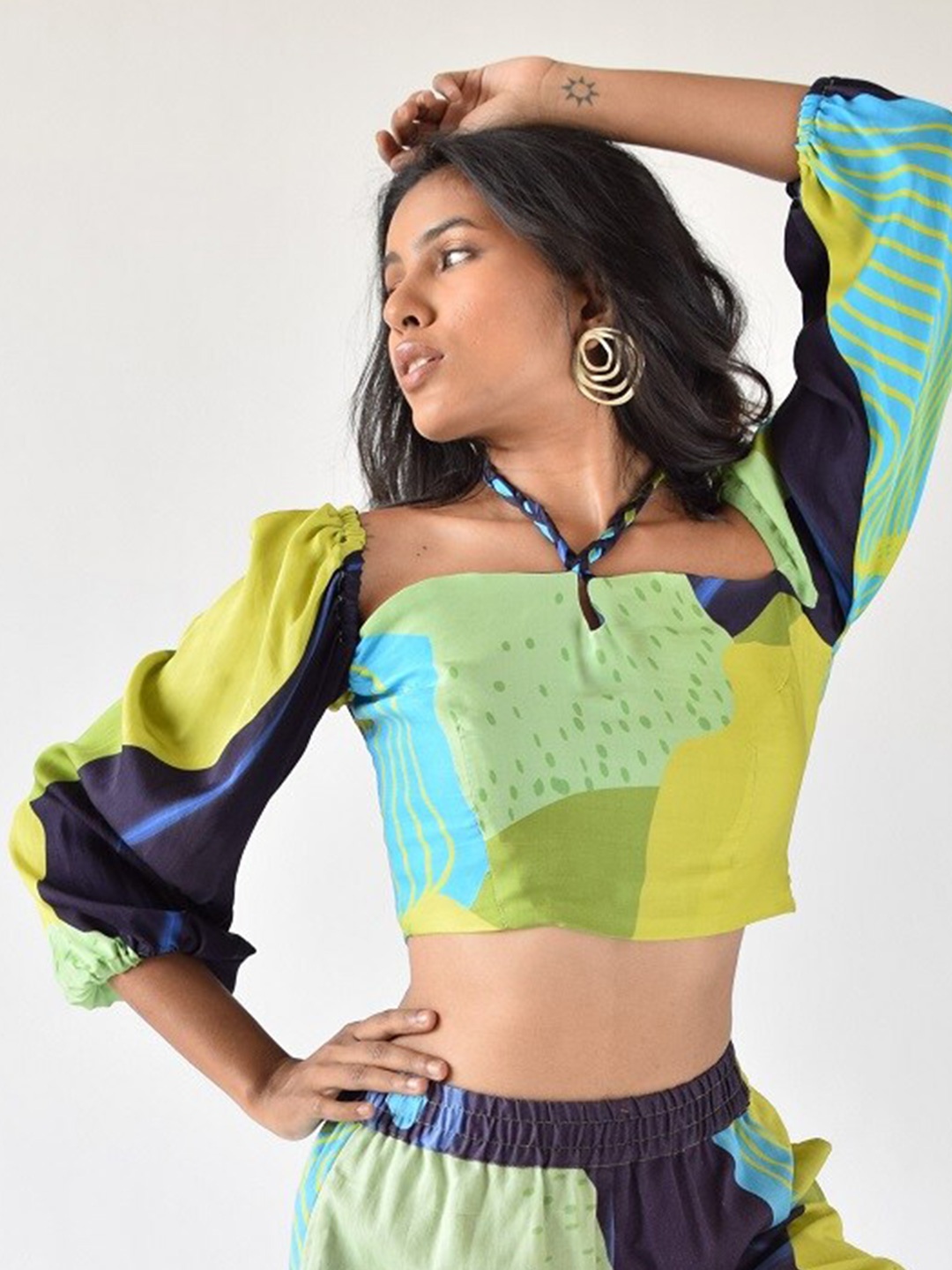 

MISSY Abstract Printed Tie-Up Neck Puff Sleeves Satin Crop Top, Blue