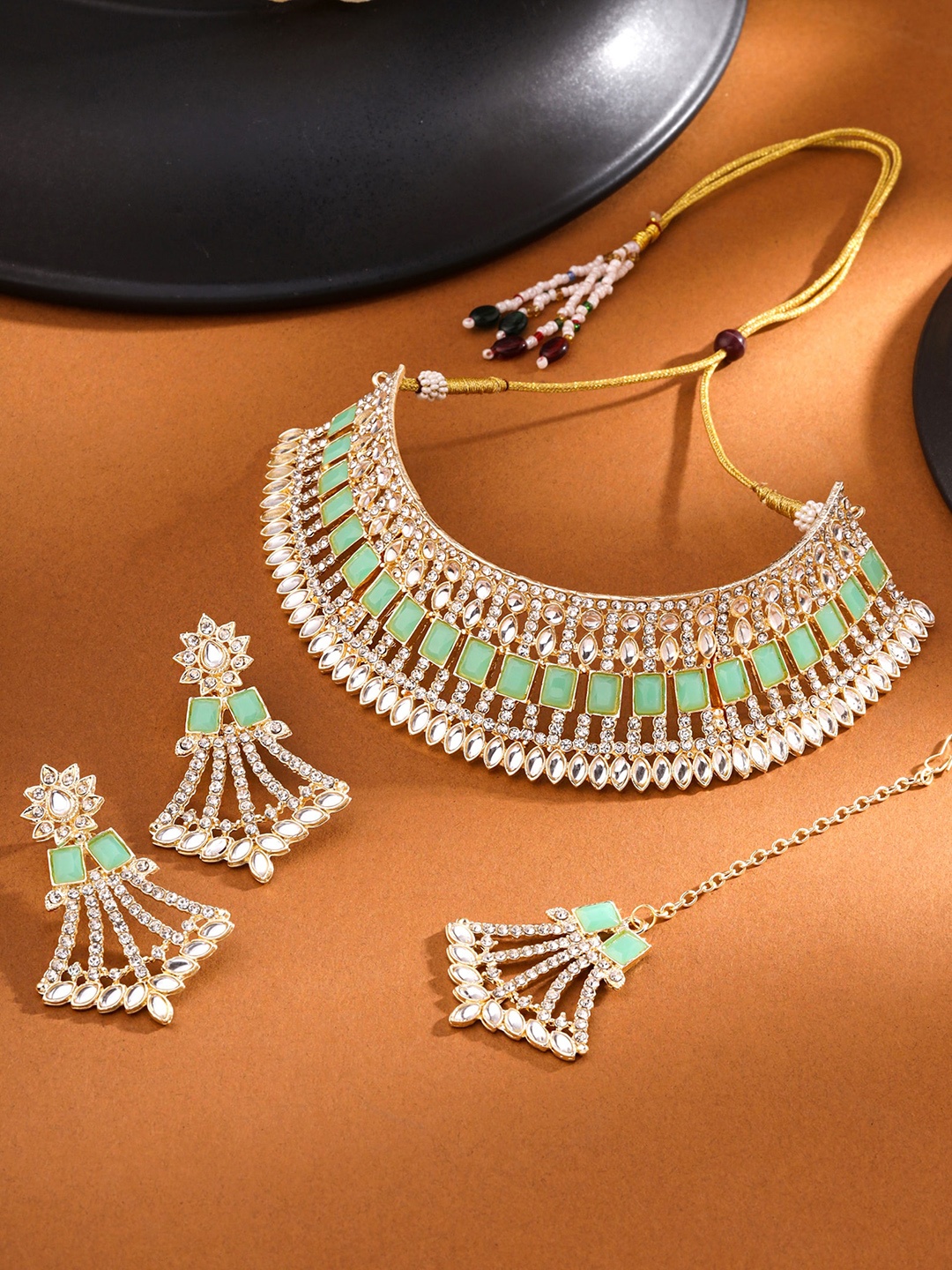 

Yellow Chimes Gold Plated Kundan Jewellery Set, Green