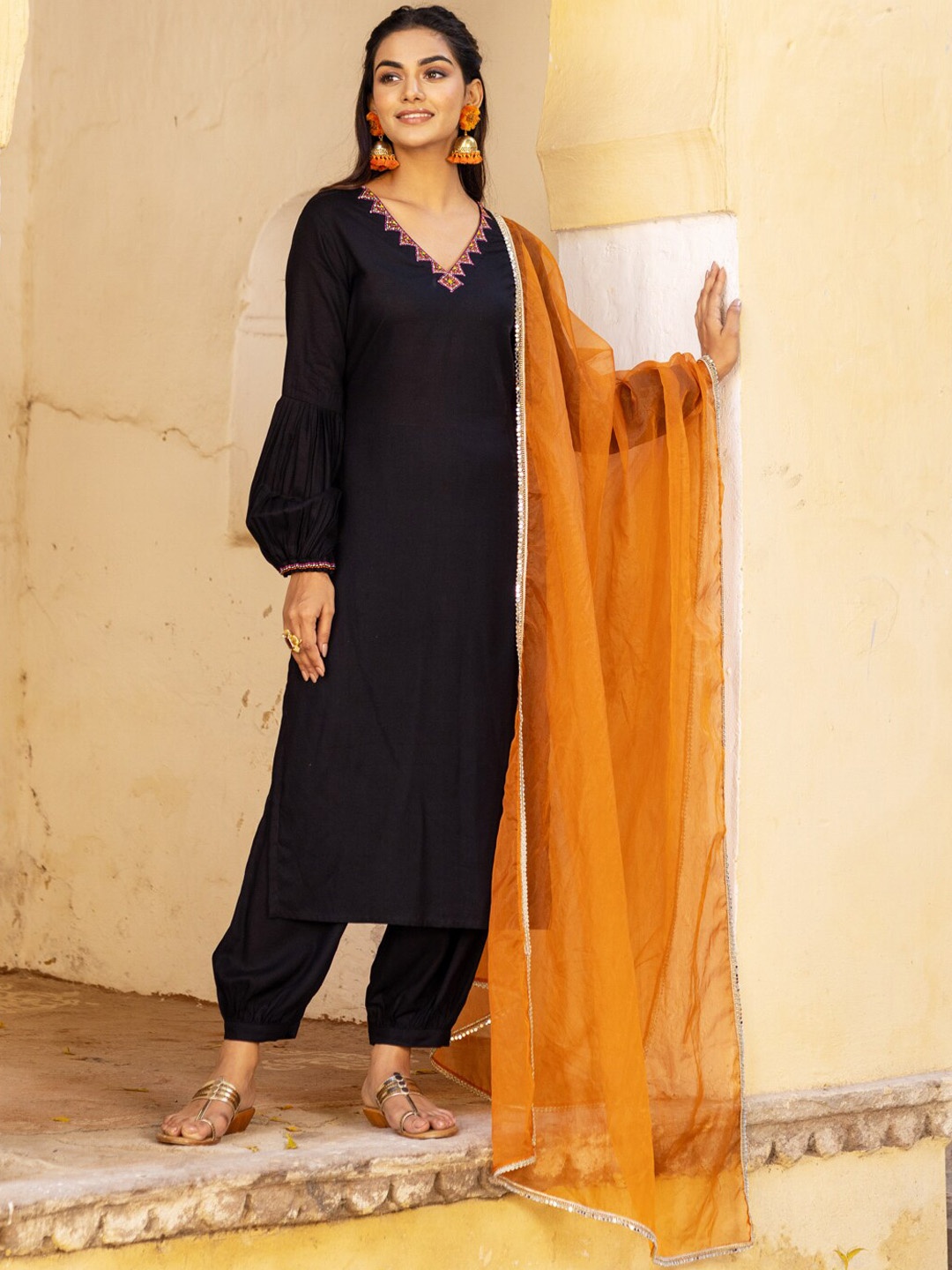 

Ambraee Regular Kurta With Trousers & With Dupatta, Black