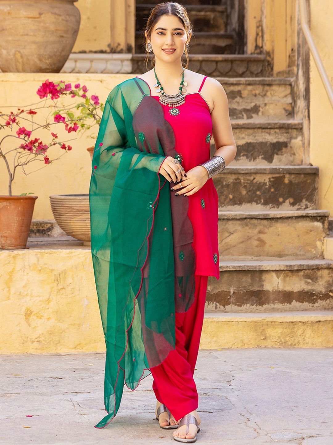 

Ambraee Ethnic Motifs Embroidered Regular Kurti with Patiala & Dupatta, Pink