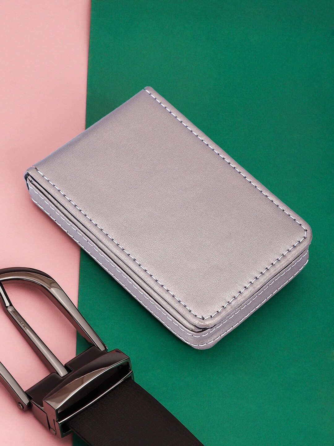 

The Roadster Lifestyle Co. Silver-Toned Textured Card Holder