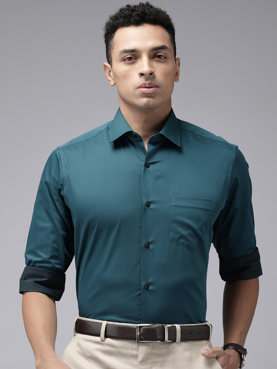 

Van Heusen Men Custom Fit Solid Formal Shirt, Teal
