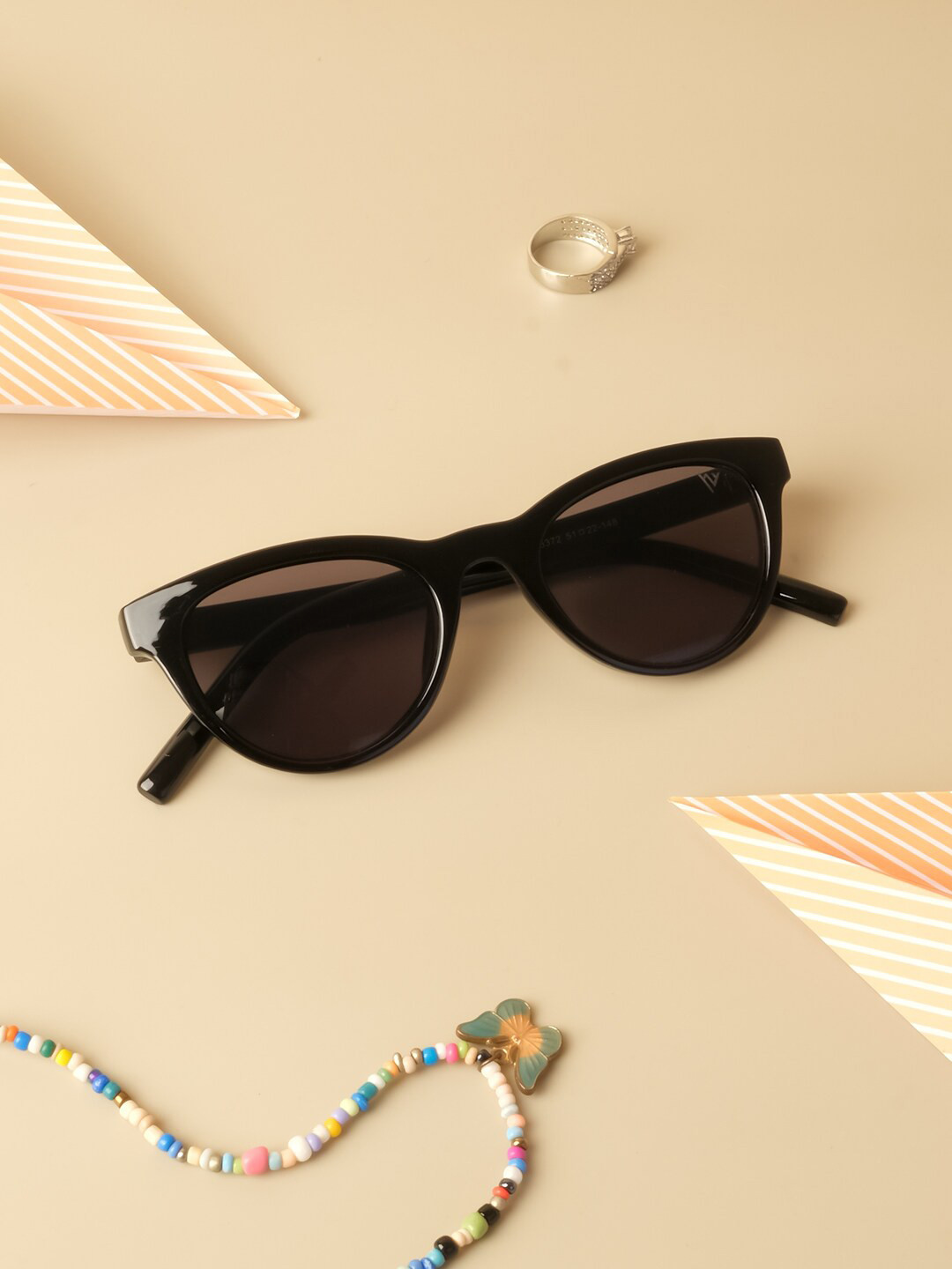 

Voyage Women Oval UV Protected Lens Sunglasses, Black