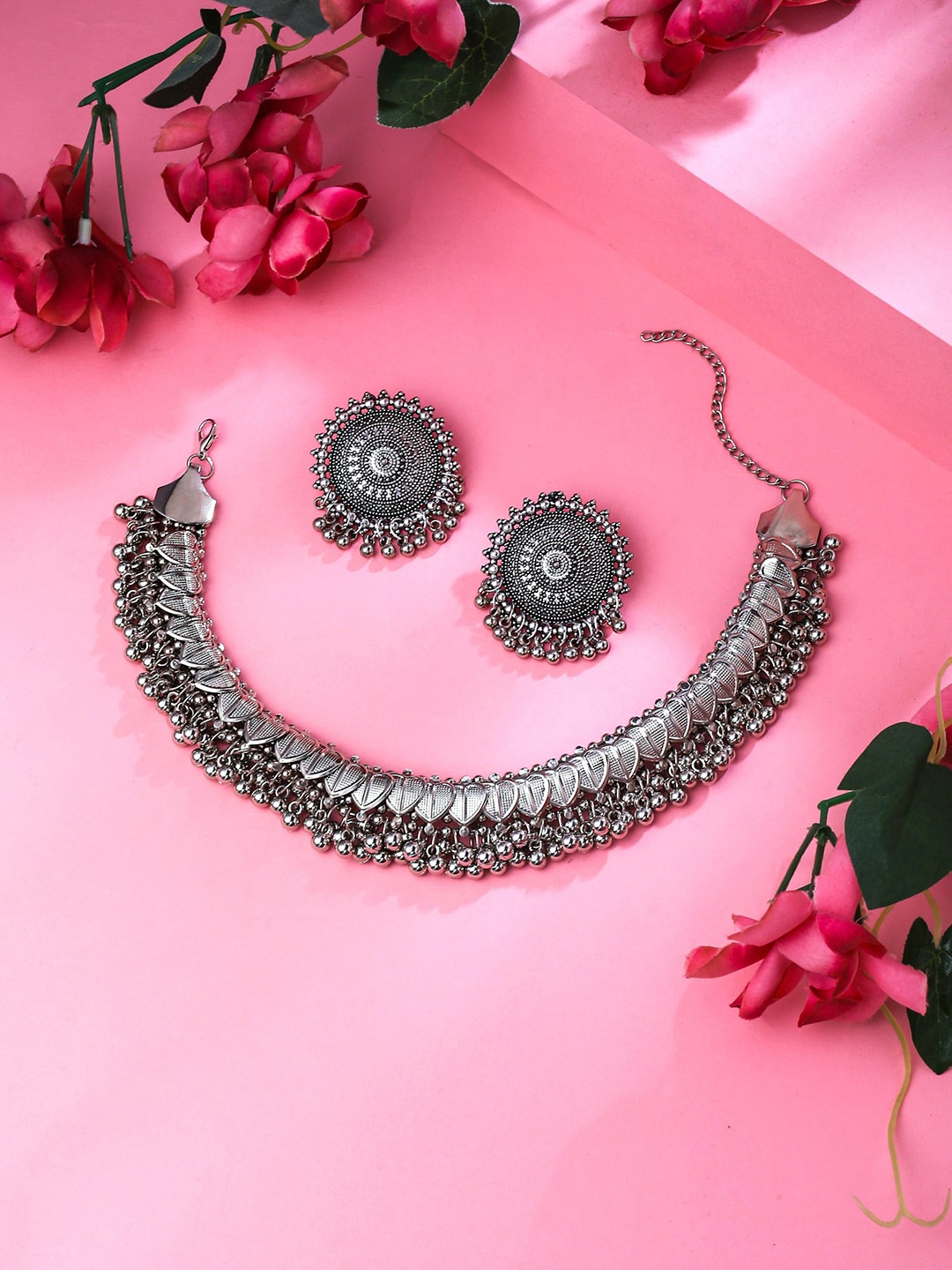 

Yellow Chimes Silver-Plated Oxidised Silver-Toned Necklace & Earrings