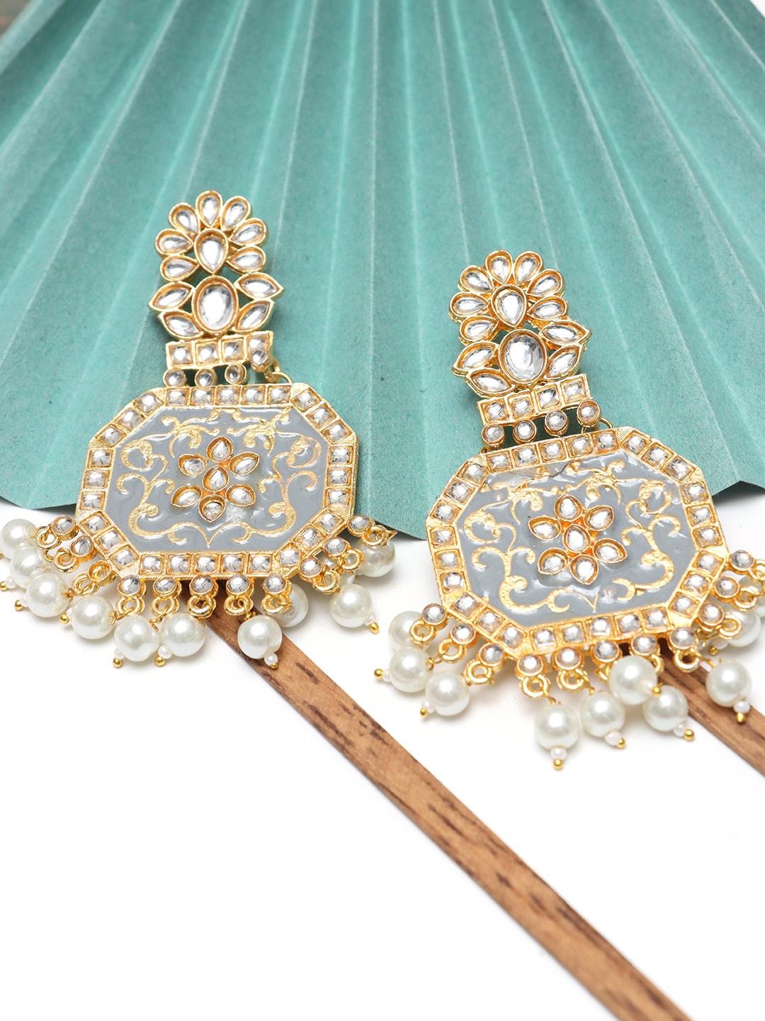 

Ozanoo Floral Shaped Gold-Plated Drop Earrings, Grey