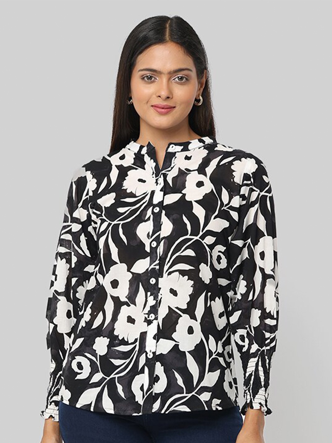 GLORY & I Classic Tailored Fit Floral Printed Smocked Sleeves Shirt, Black