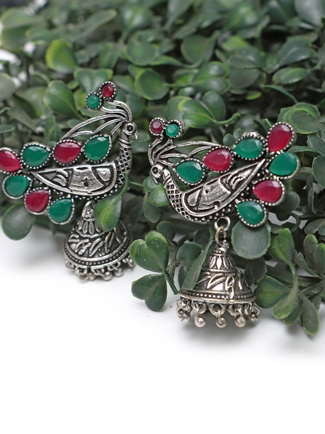 

Ozanoo Silver-Plated Oxidised Stone Studded Dome Shaped Jhumkas Earrings