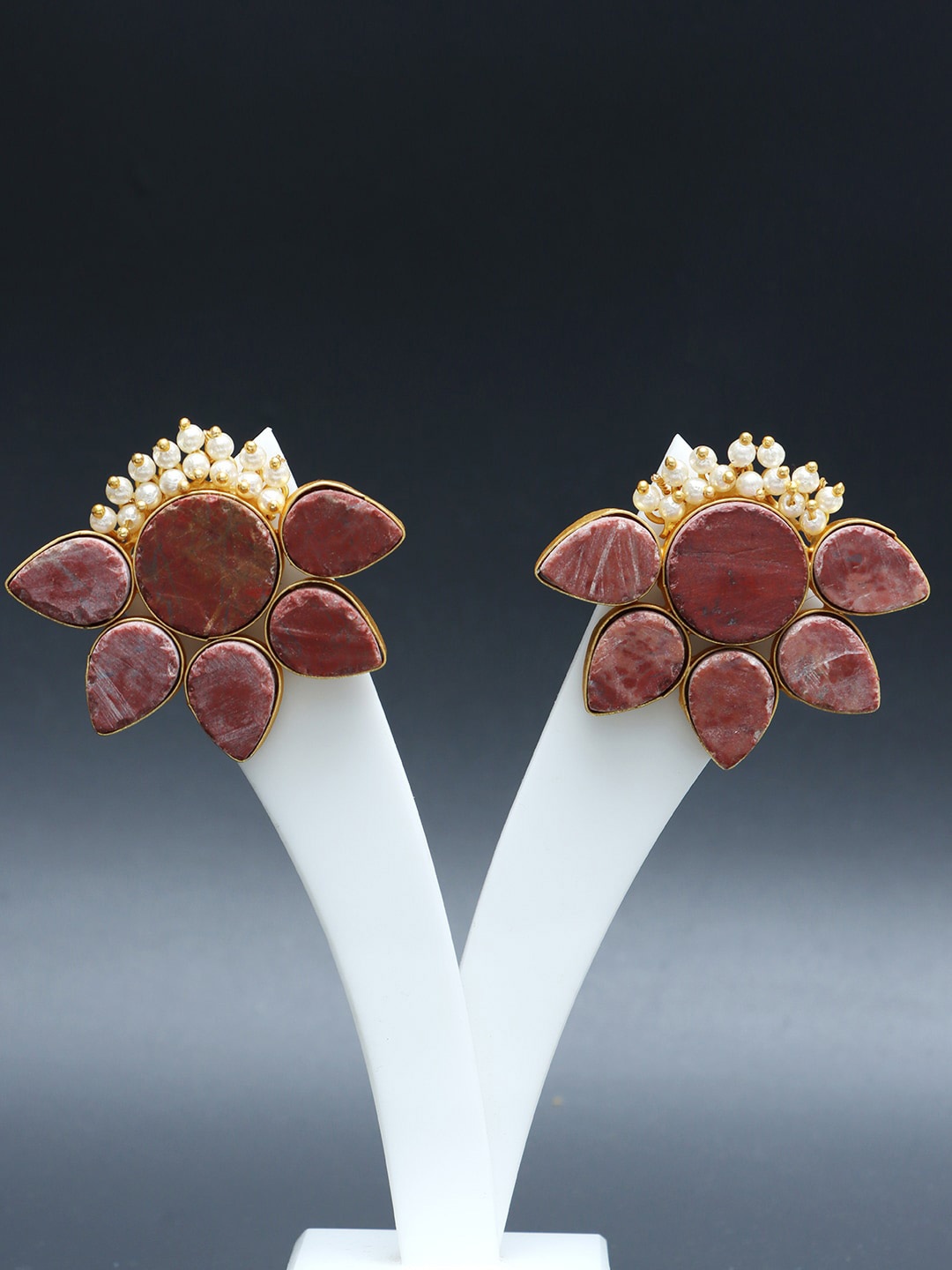 

Ozanoo Gold-Plated Floral Studs Earrings