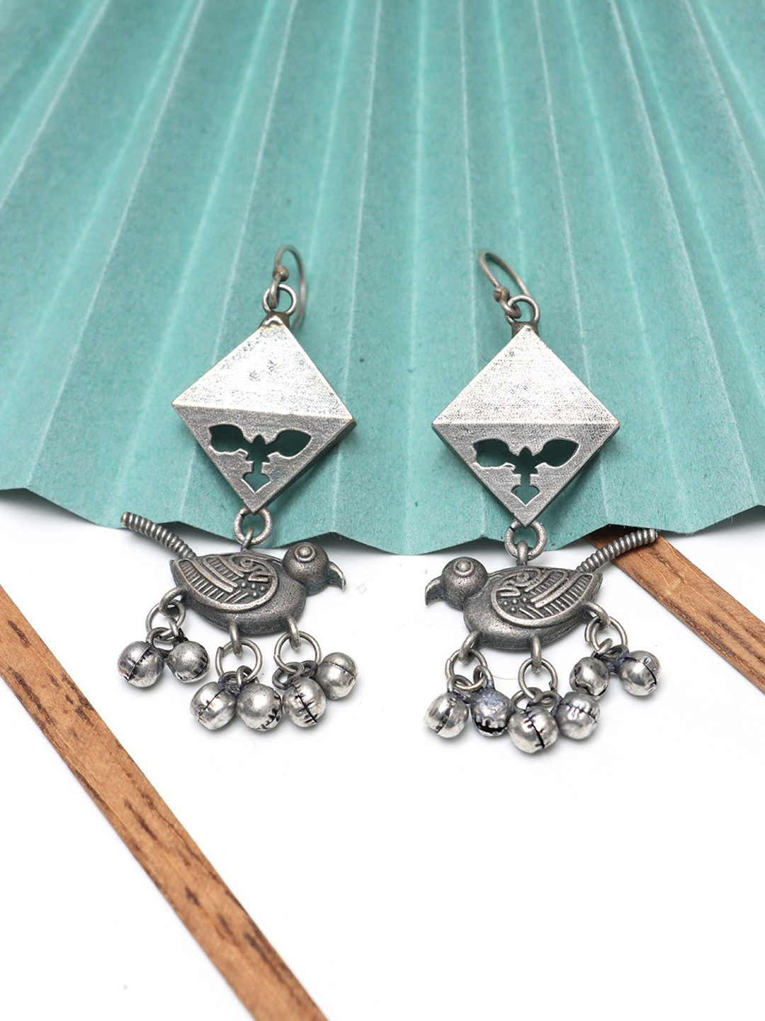 

Ozanoo Silver-Plated Contemporary Drop Earrings