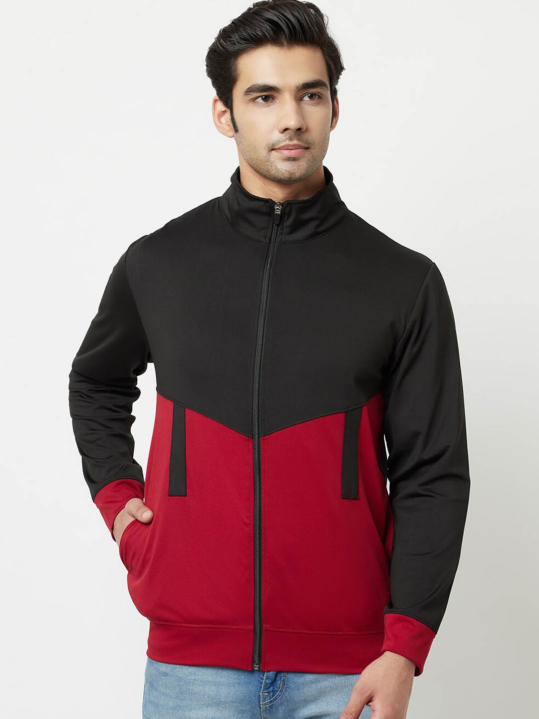 

GLITO Colourblocked Stretchable Sporty Jacket, Maroon