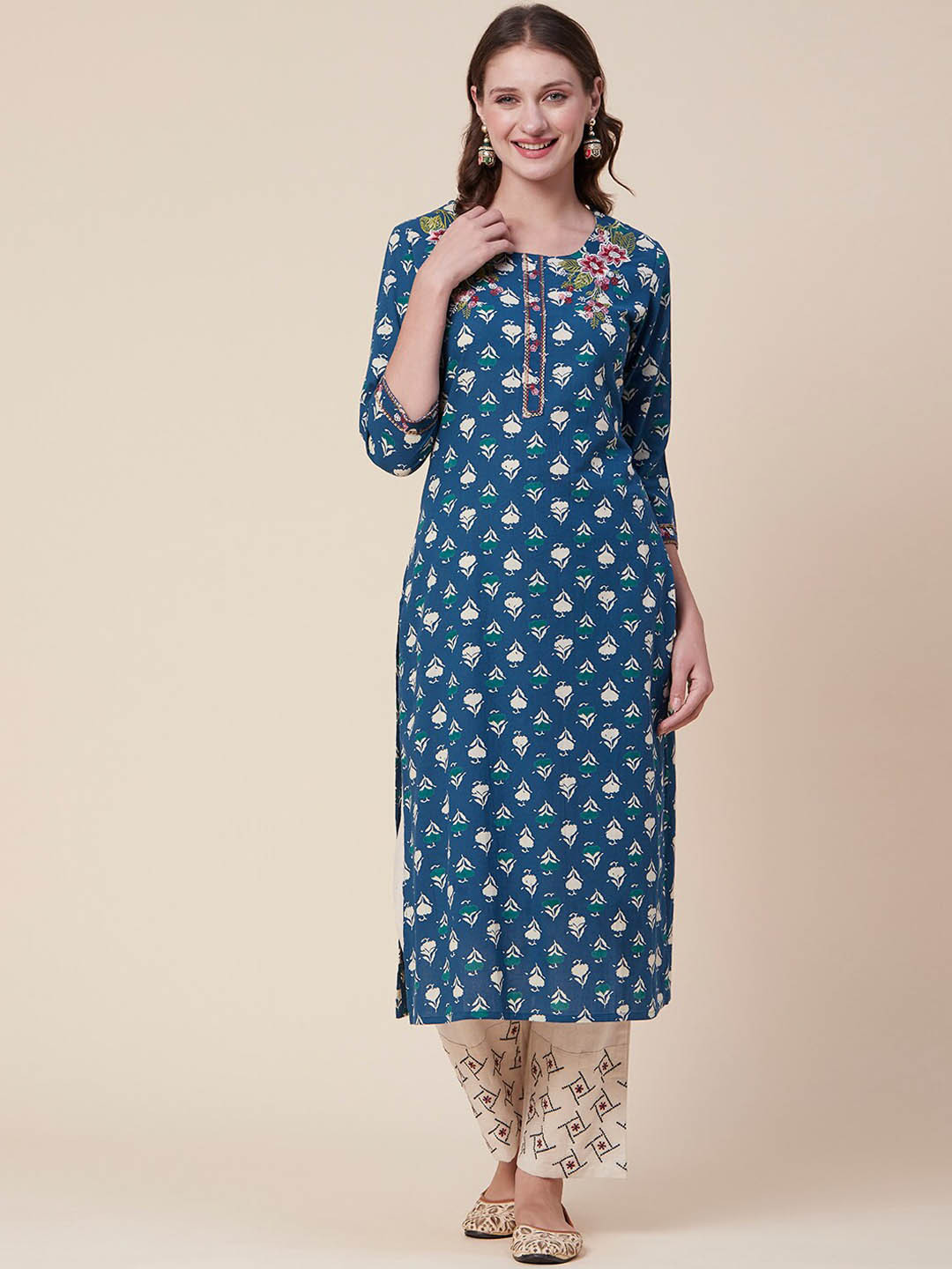 

FASHOR Blue Floral Printed Thread Work Pure Cotton Kurta