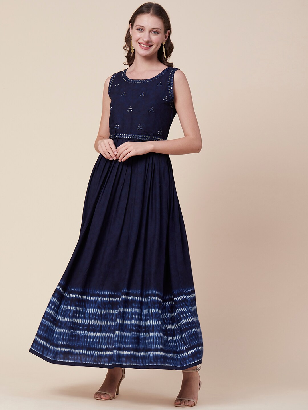 

FASHOR Navy Blue Tie & Dye Embellished Sleeveless Maxi Ethnic Dress With Belt