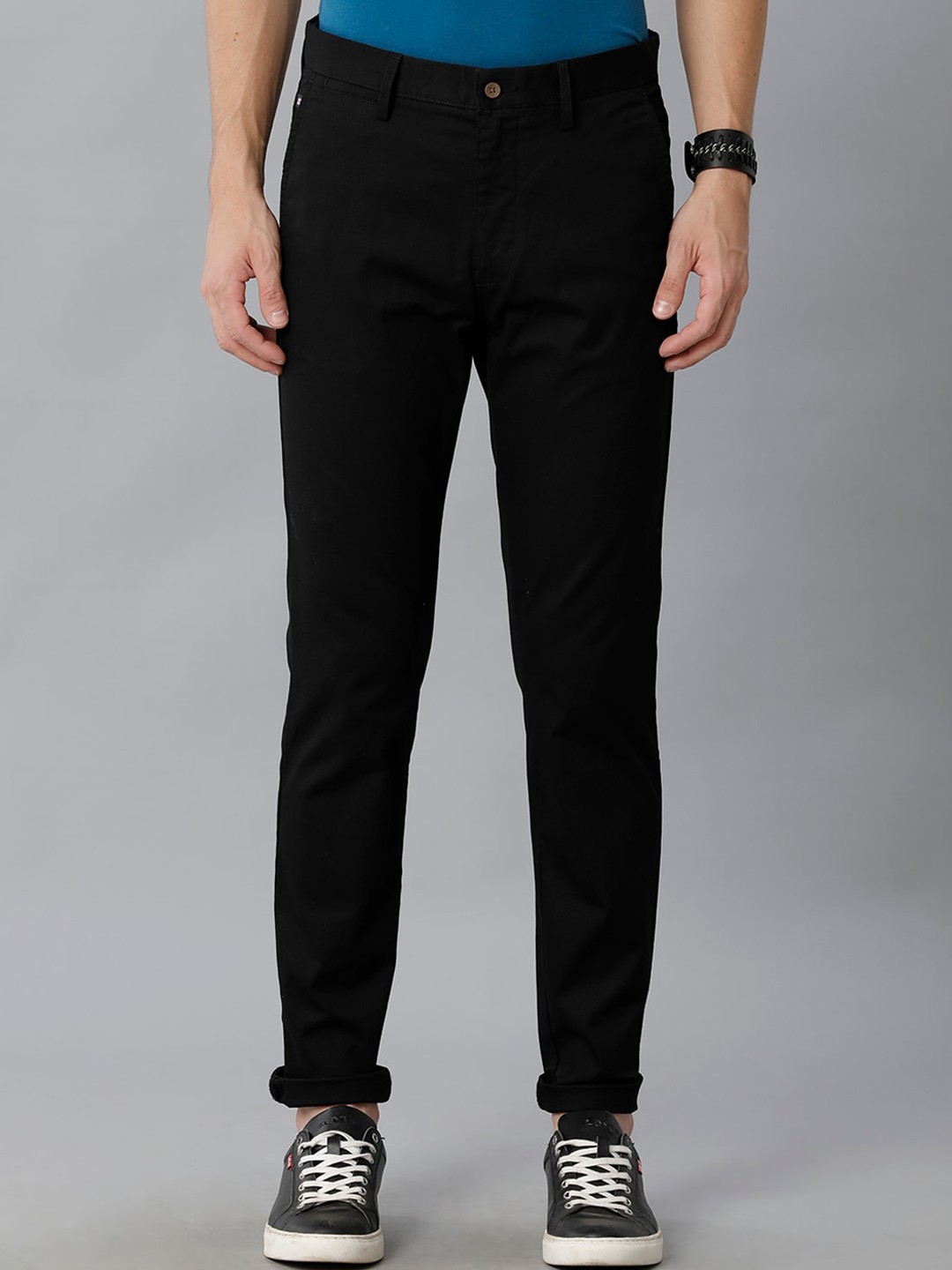 

Double Two Men Mid-Rise Smart Slim Fit Plain Cotton Chinos Trousers, Black