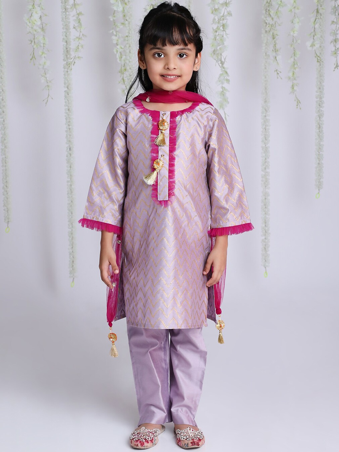 

KID1 Girls Chevron Printed Straight Kurti & Trousers With Dupatta, Purple