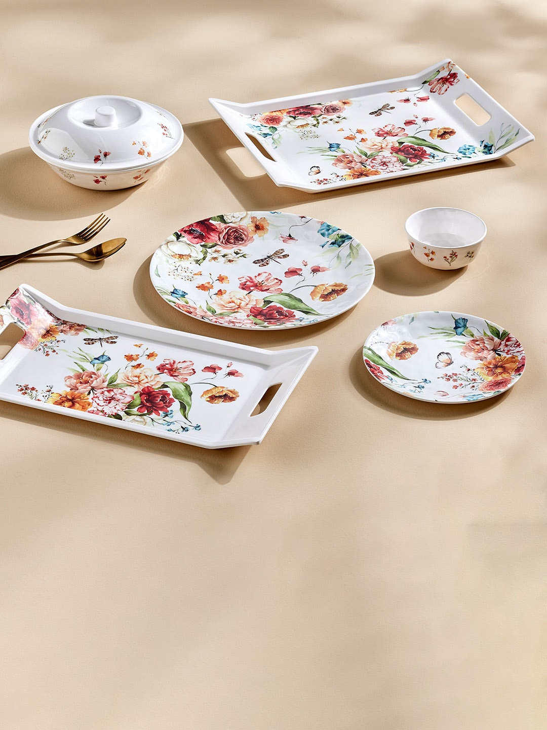 

Home Centre Meadows Theme White & Red Printed Melamine Serving Tray