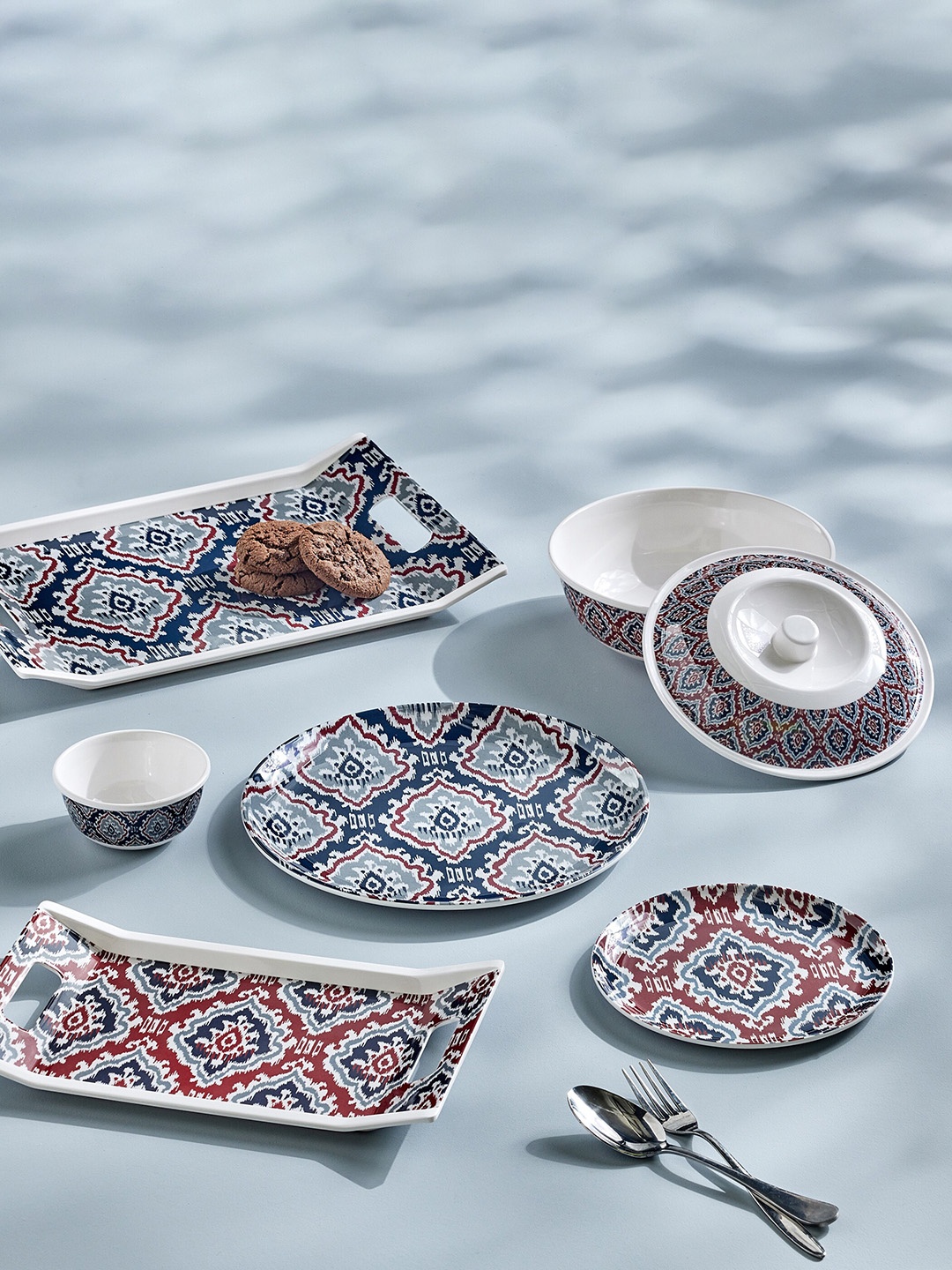 

Home Centre Blue & Grey Meadows Theme Melamine Printed Serving Tray