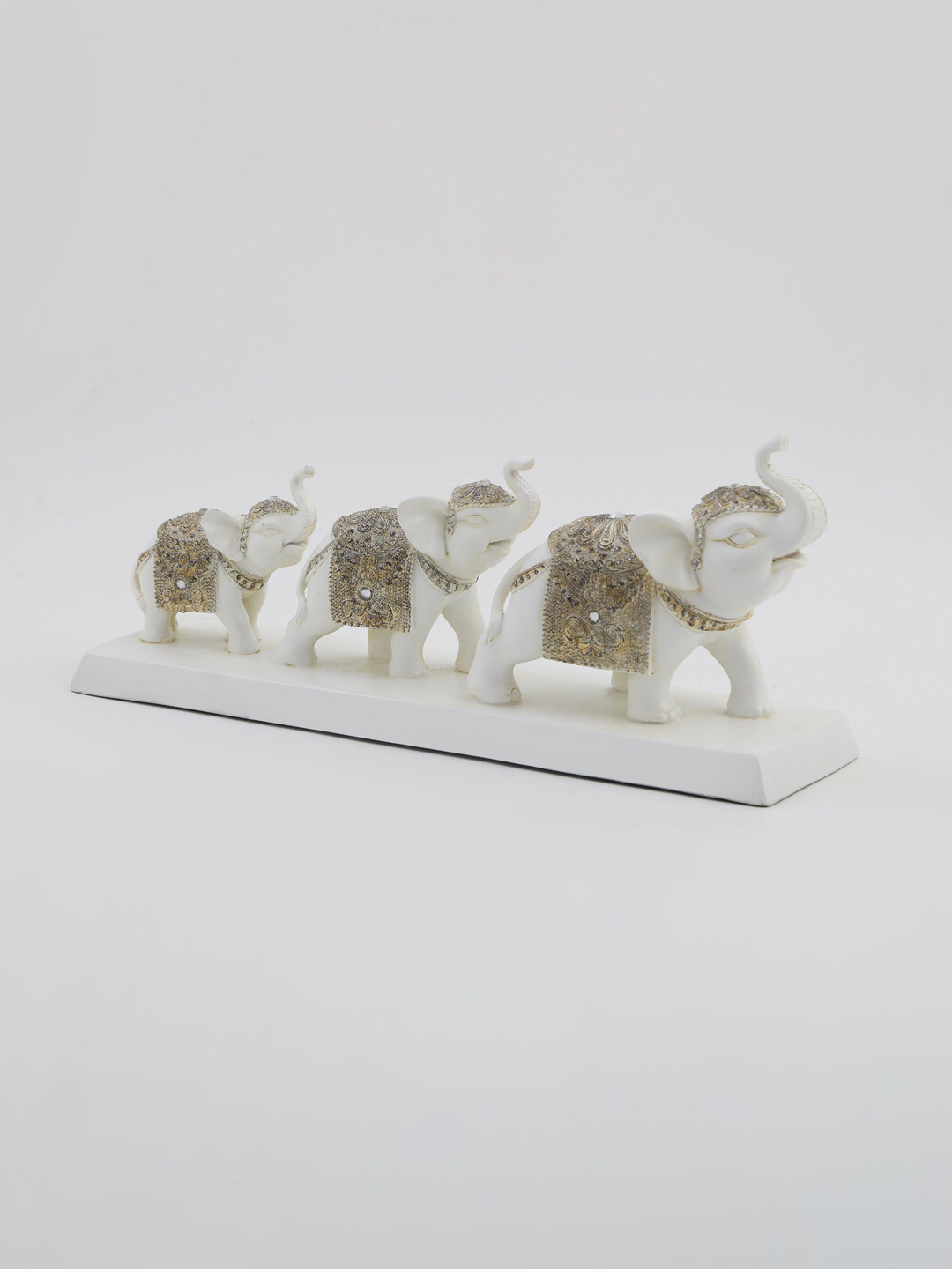 

Home Centre White Elephant with Babies Figurine Showpieces