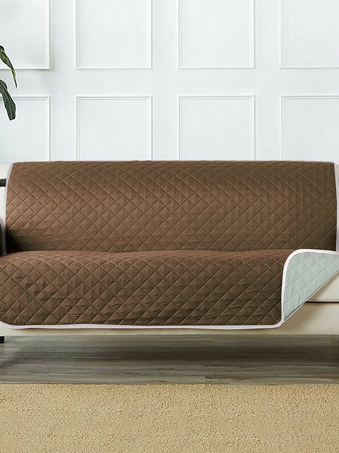 

Home Centre Morgan Brown Patterned Quilted 3 Seater Sofa Cover