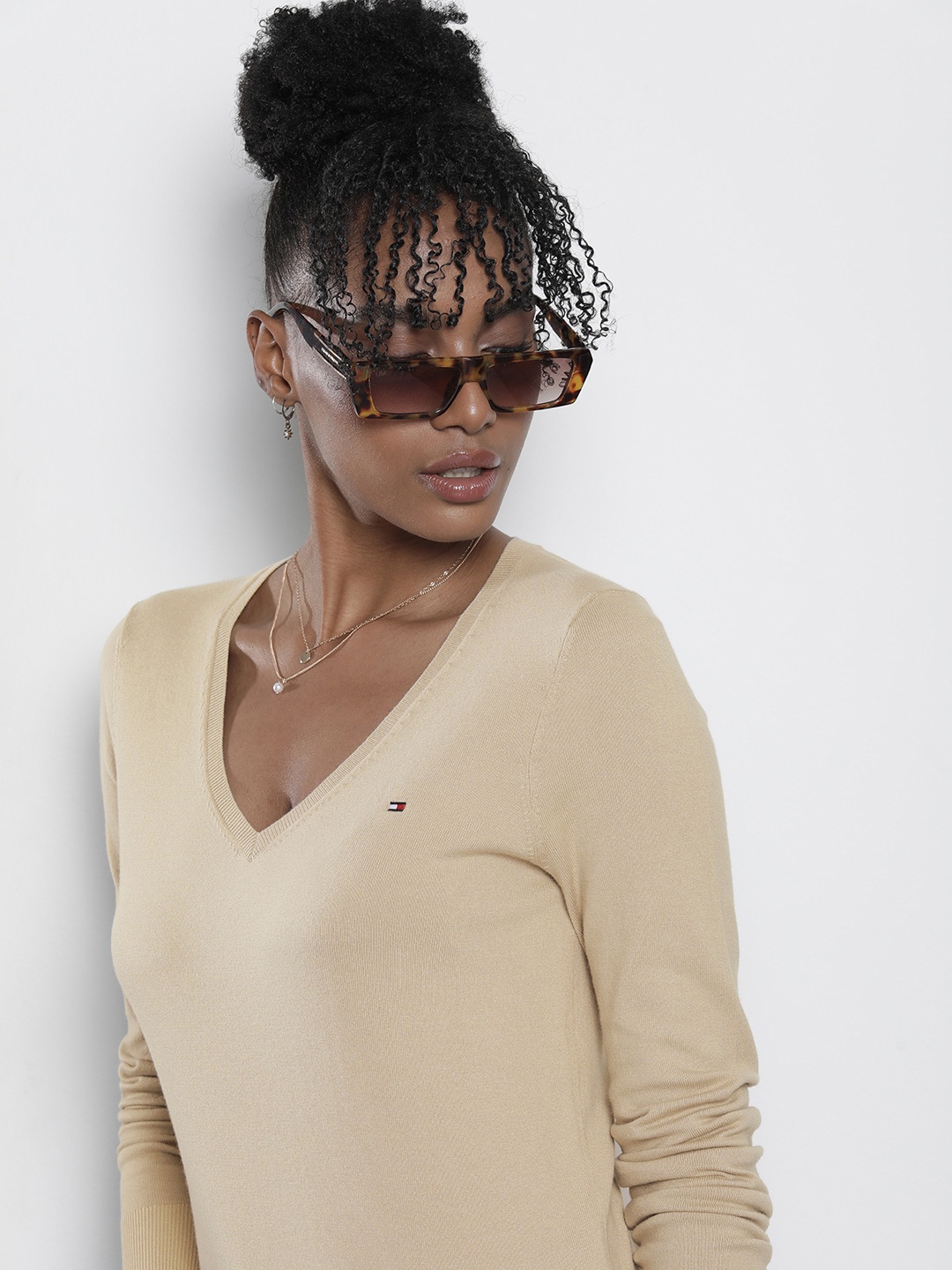 

Tommy Hilfiger Solid V-Neck Pullover Sweater, Beige