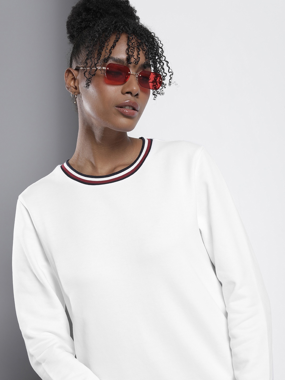 

Tommy Hilfiger Solid Round-Neck Pure Cotton Sweatshirt, White