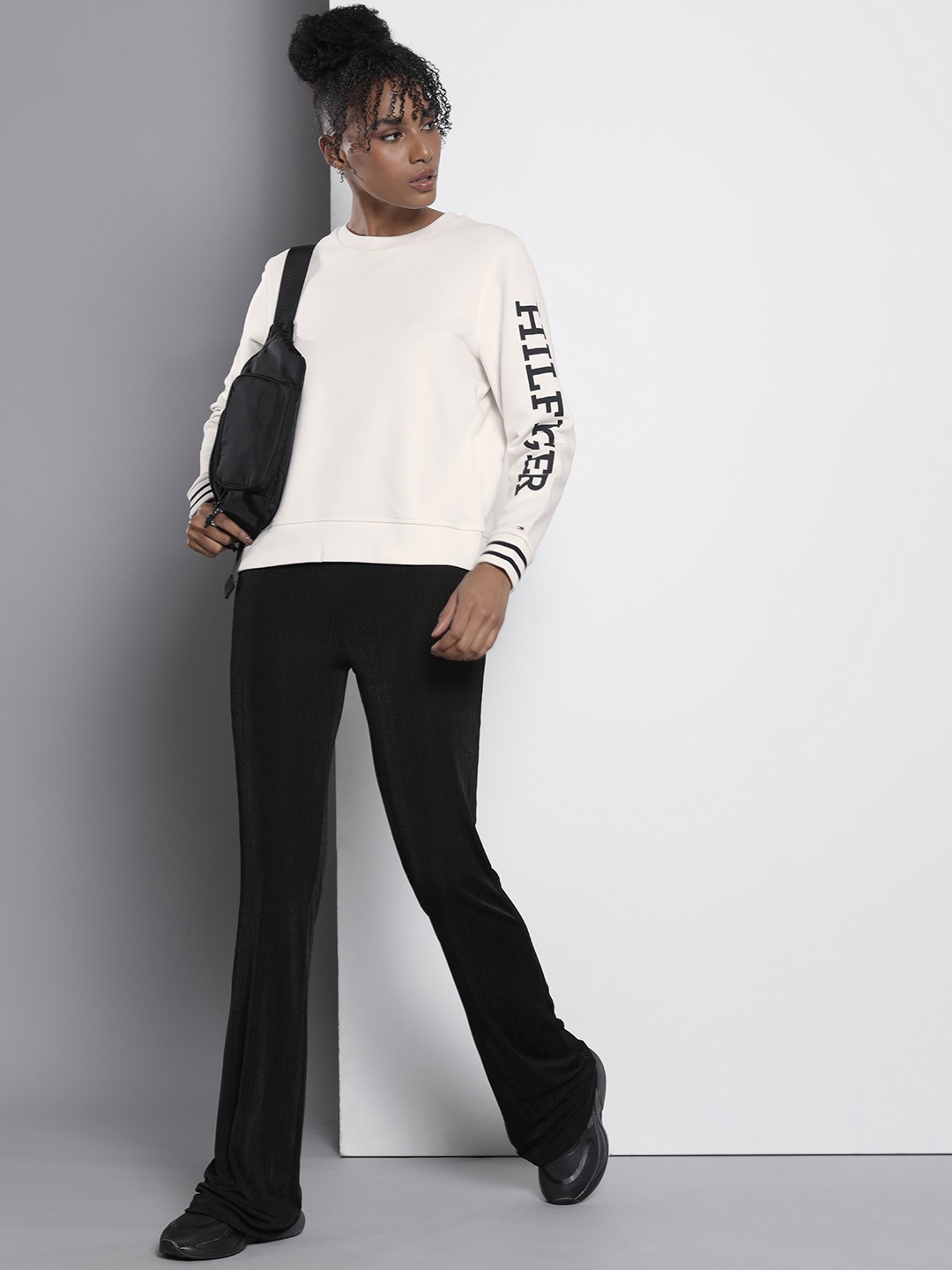 

Tommy Hilfiger Typography Printed Pure Cotton Pullover Sweatshirt, Off white