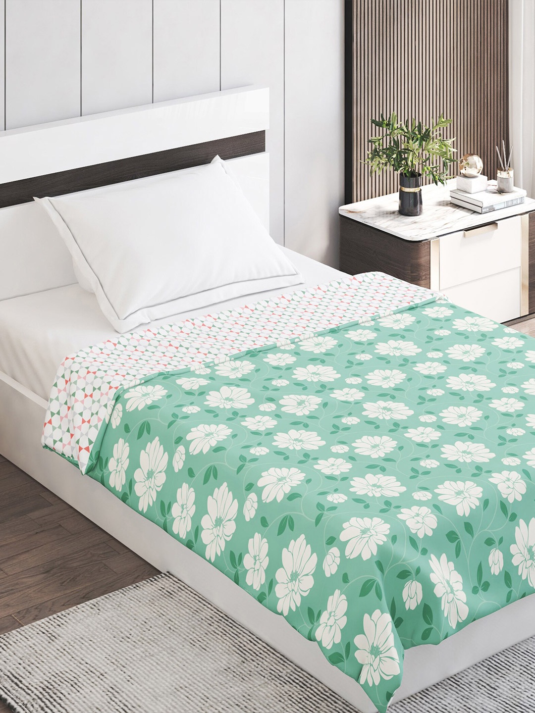 

Home Centre Green & White Floral Mild Winter 150 GSM Single Bed Dohar