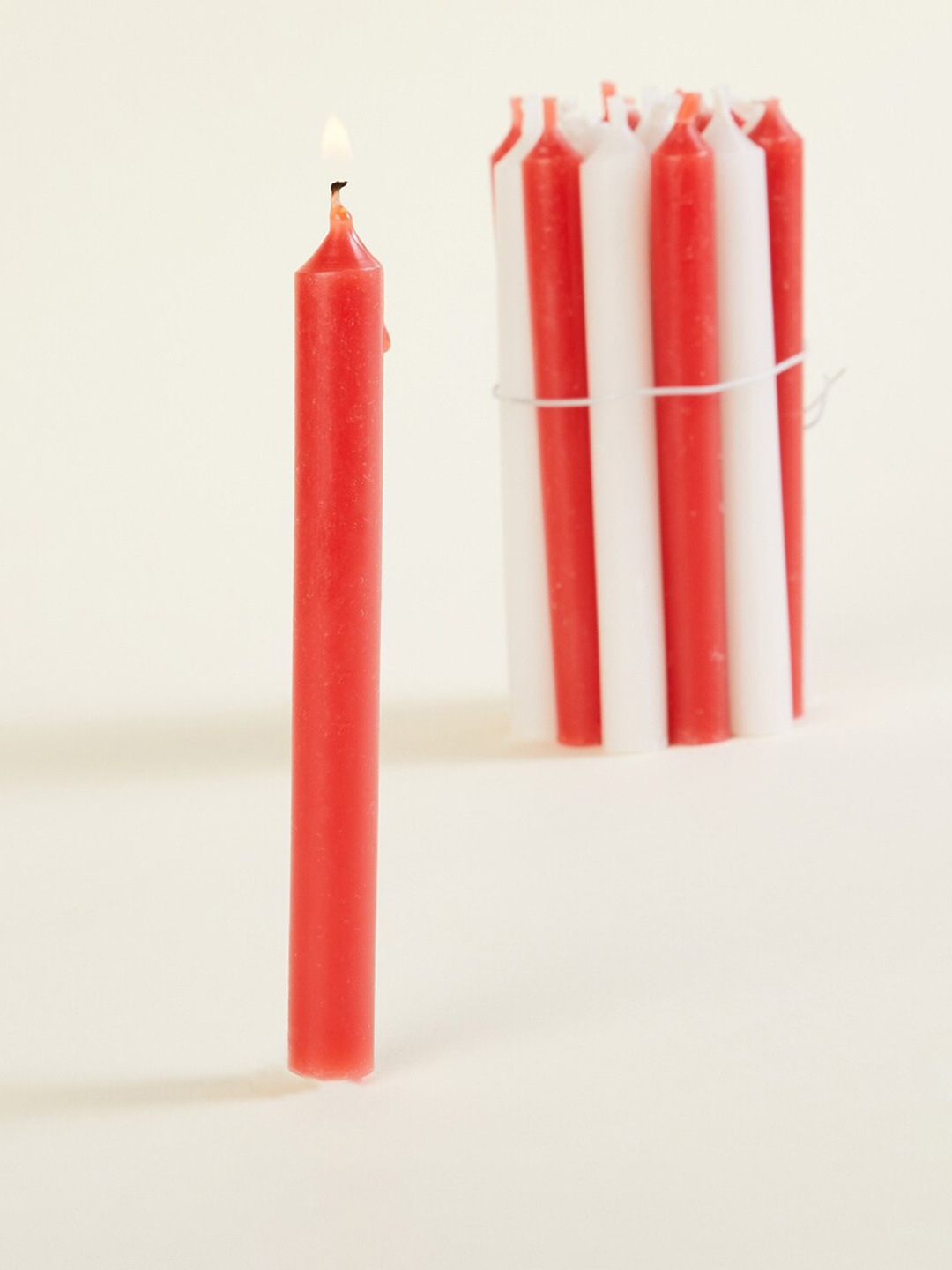 

Home Centre Carlos 20-Pcs Red & White Crimson Berry & Pine Forest Scented Tapered Candles