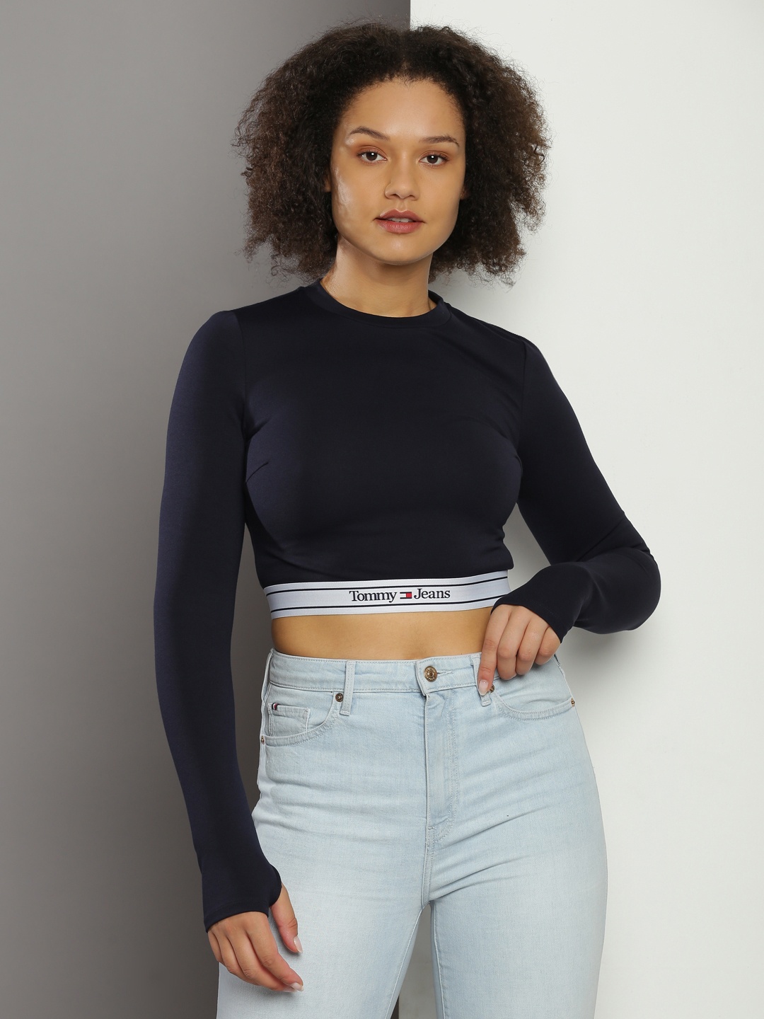 

Tommy Hilfiger Long Sleeves Round Neck Slim Fit Crop T-shirt, Navy blue