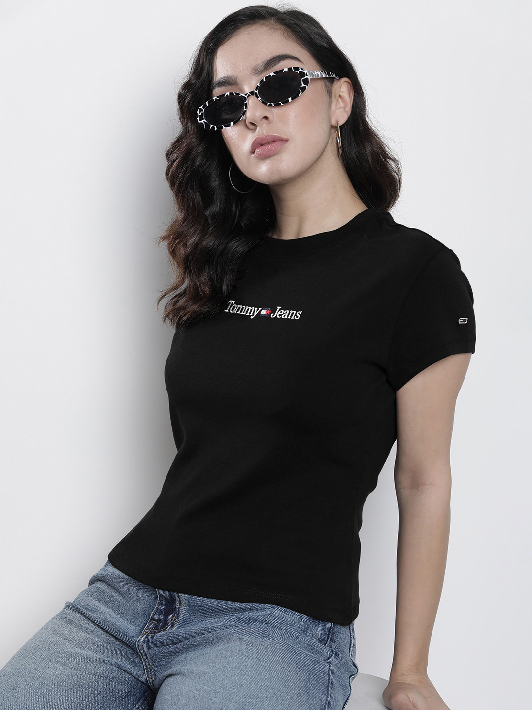 

Tommy Hilfiger Brand Logo Embroidered Casual T-shirt, Black