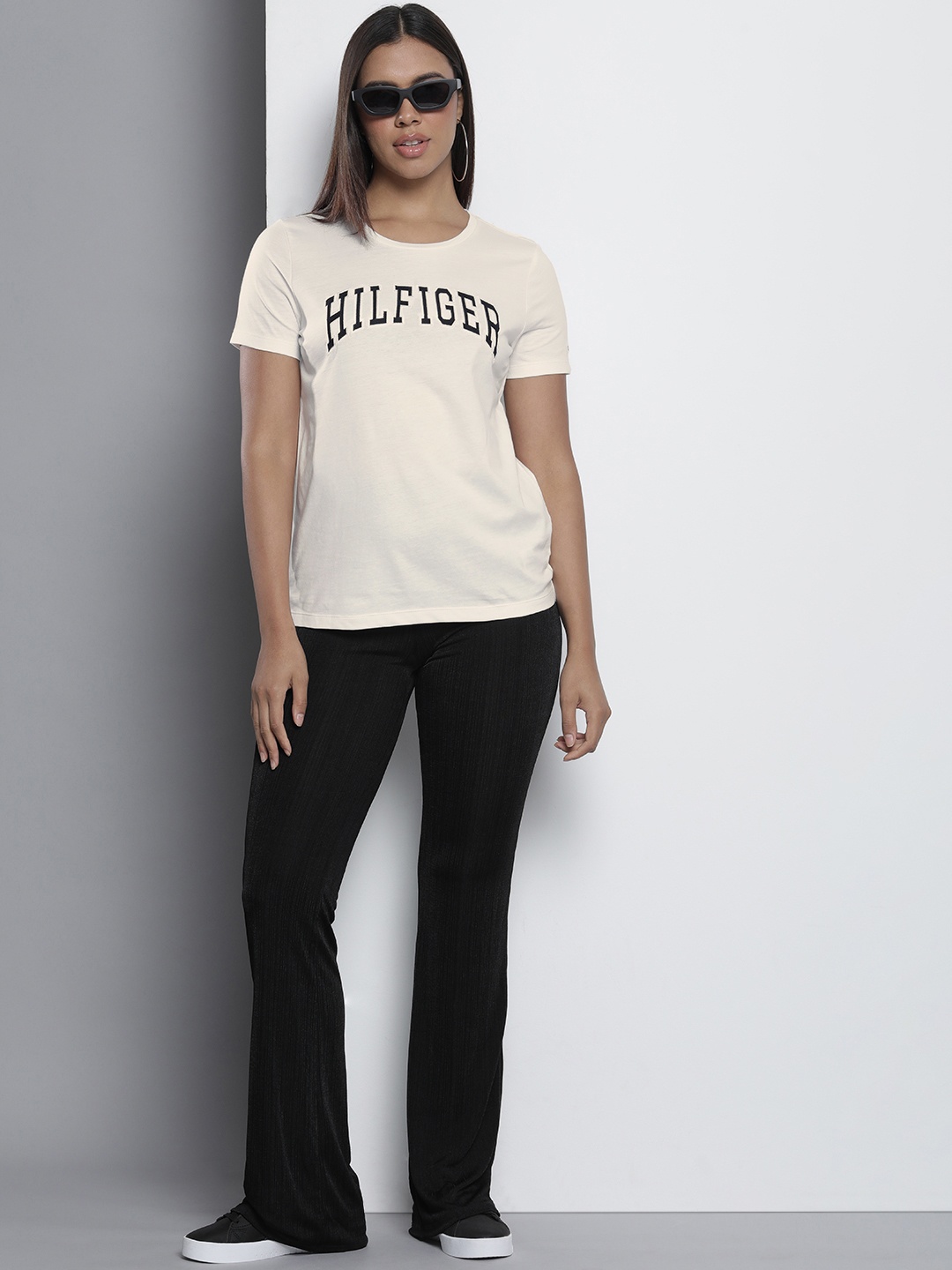 

Tommy Hilfiger Pure Cotton Brand Logo Printed Casual T-shirt, White