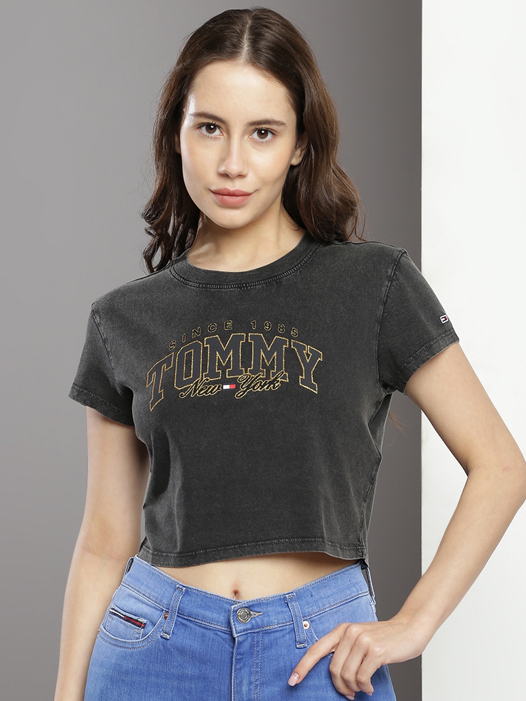 

Tommy Hilfiger Brand Logo Printed Pure Cotton Crop T-shirt, Charcoal