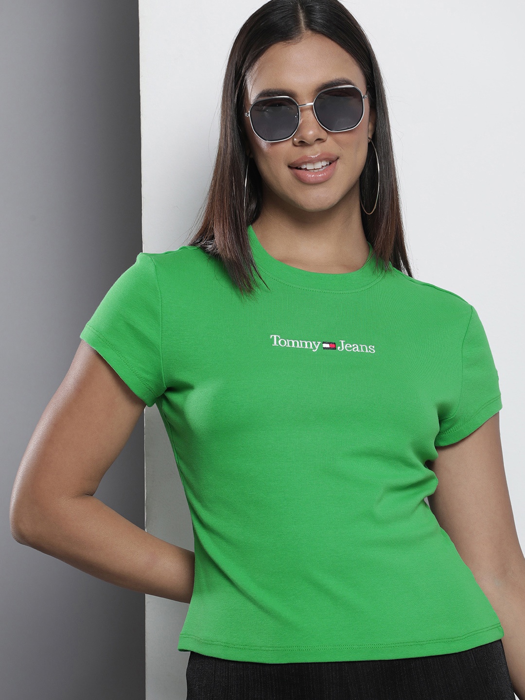 

Tommy Hilfiger Brand Logo Embroidered Casual T-shirt, Green
