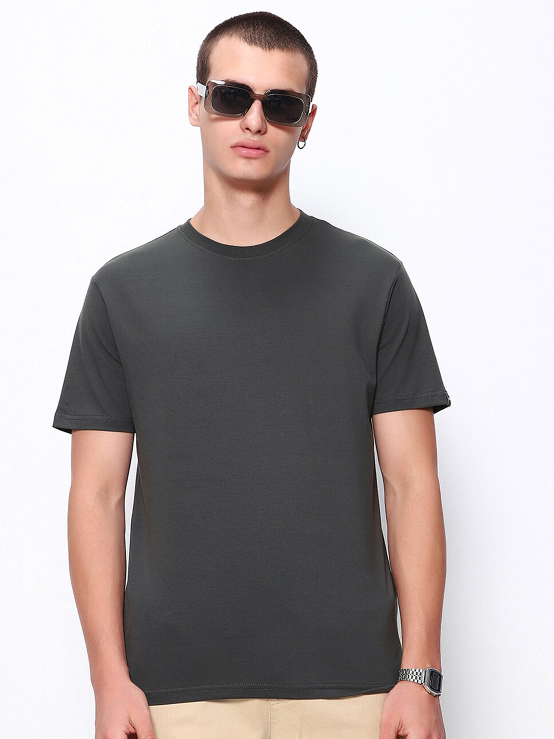 

Bewakoof Grey T-shirt