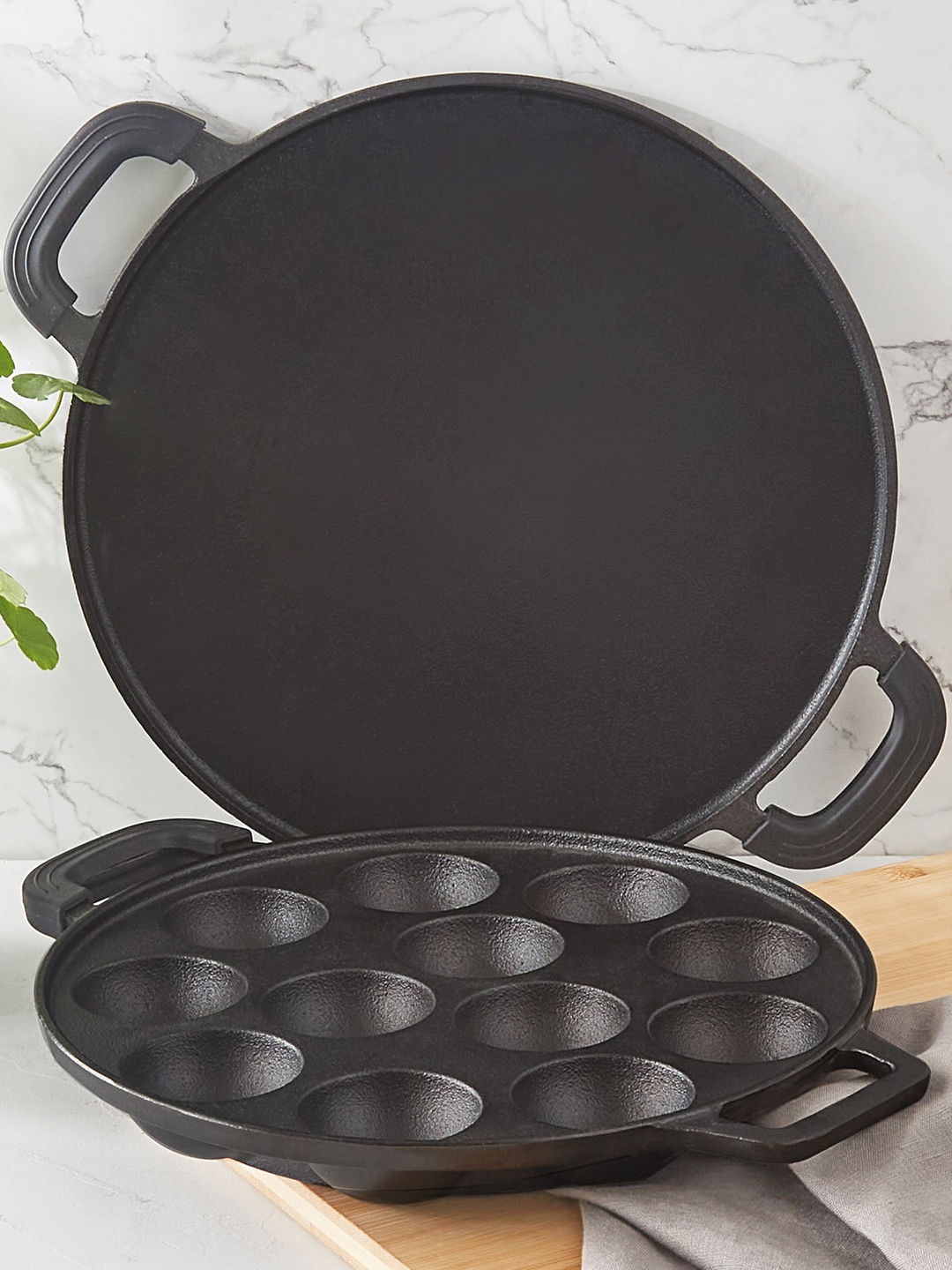 

Home Centre Chef Special Black Iron Dosa Tawa - 38cm